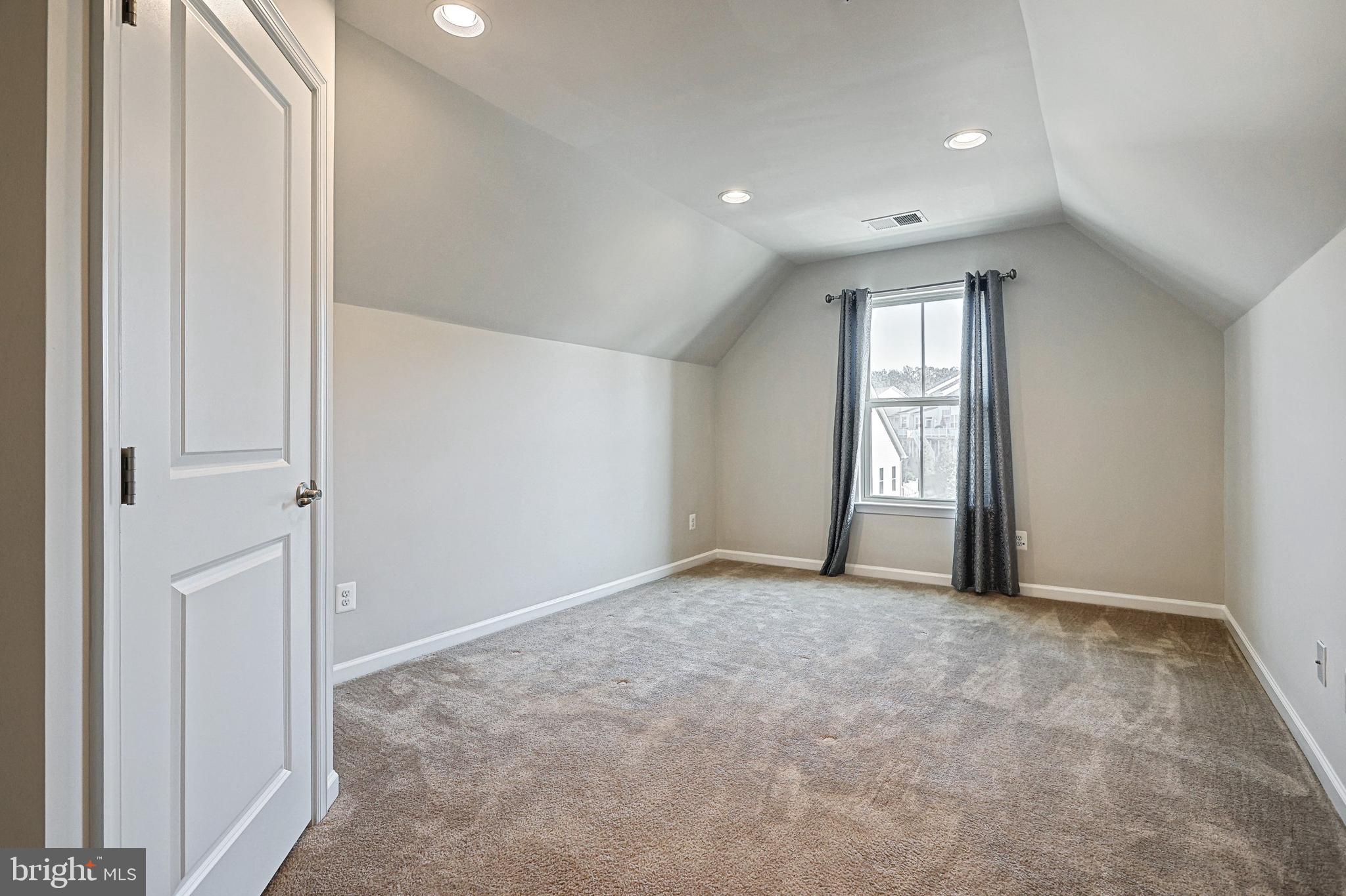 REGENTS GLEN VILLAS - Residential