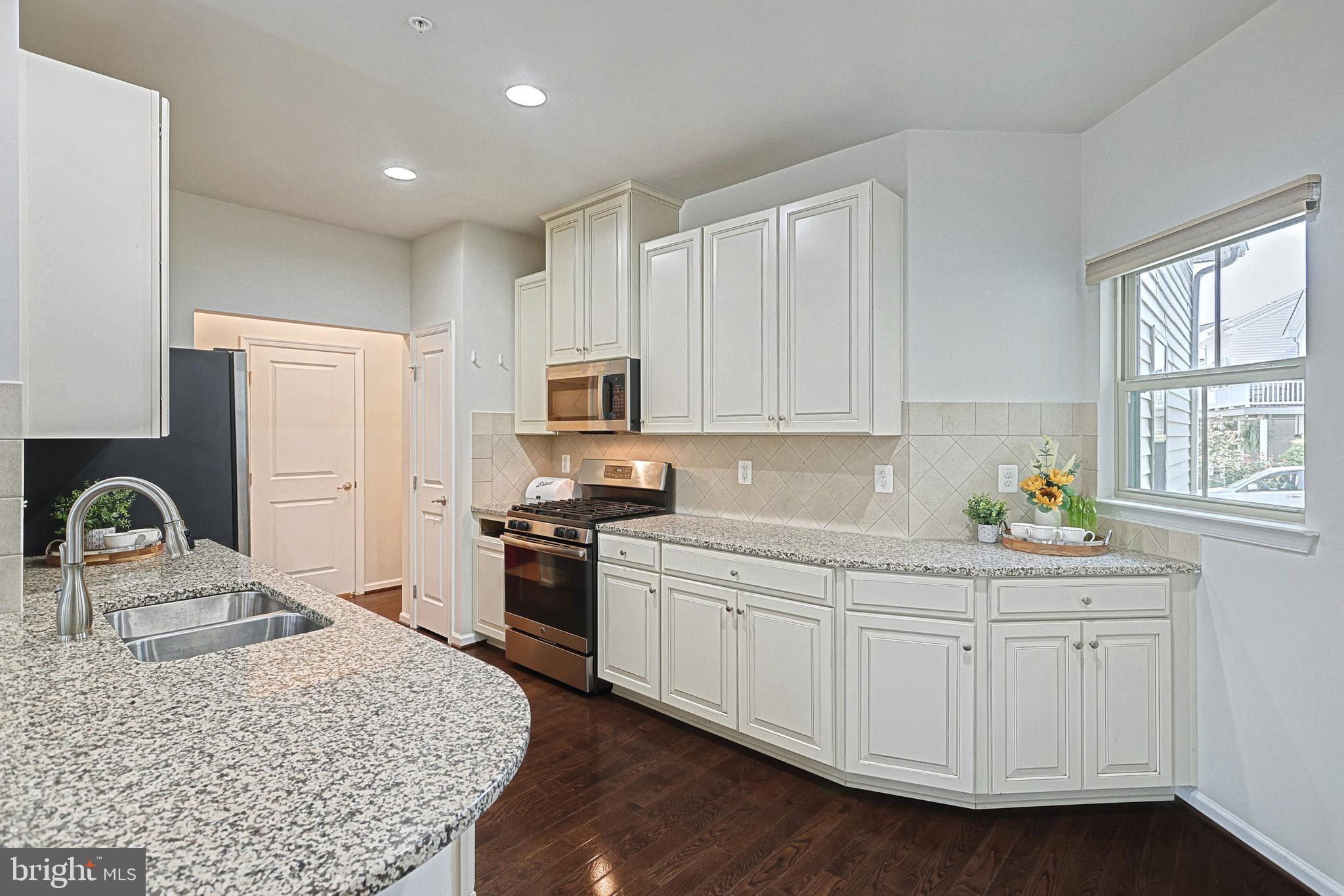 REGENTS GLEN VILLAS - Residential