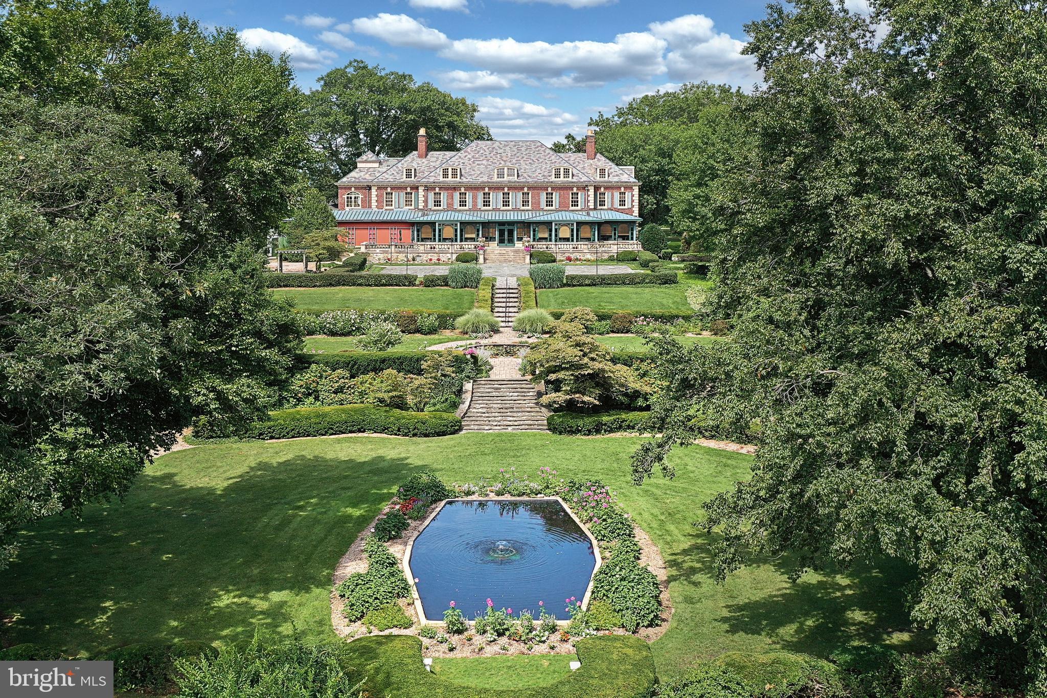 REGENTS GLEN VILLAS - Residential