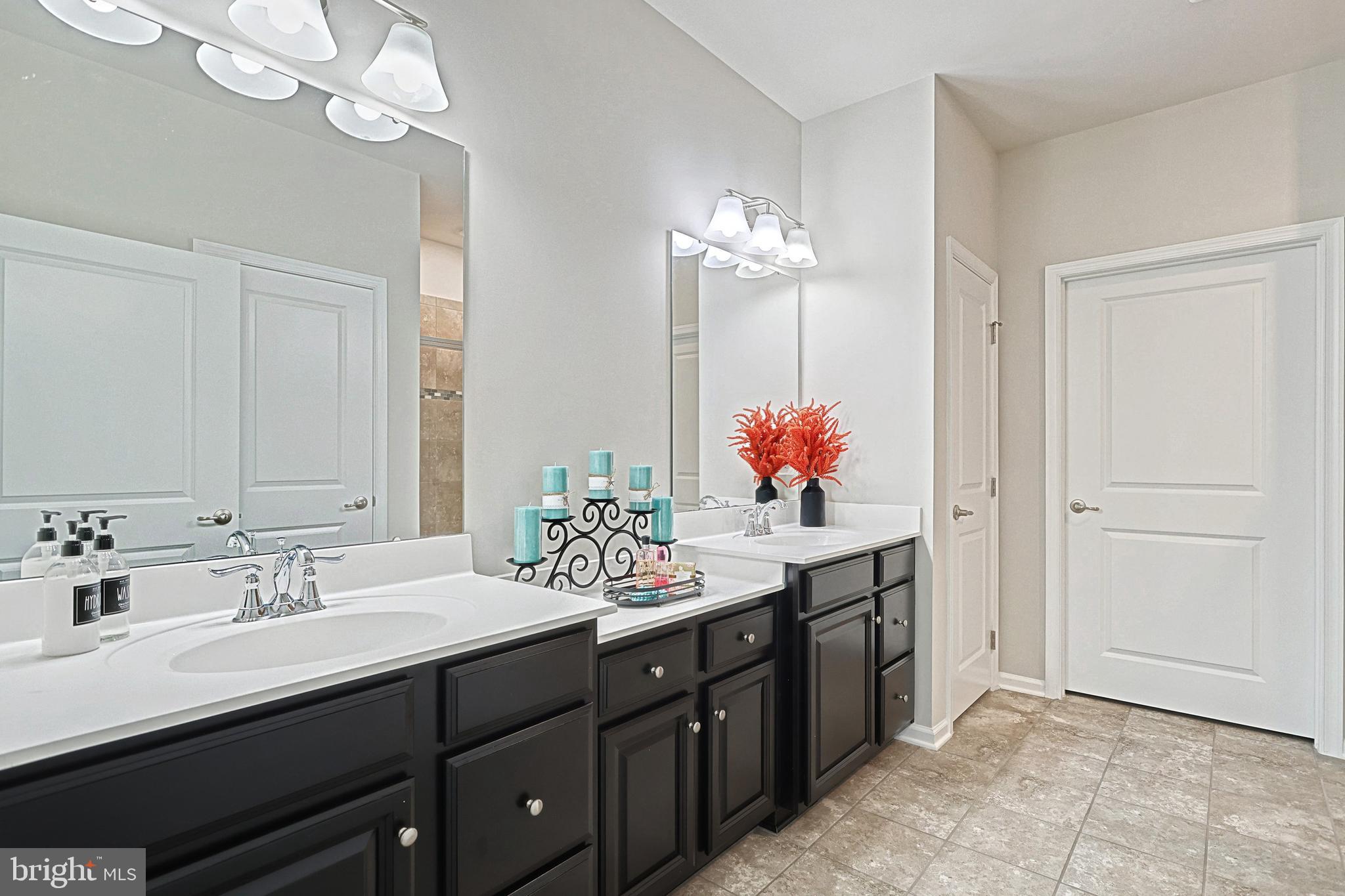 REGENTS GLEN VILLAS - Residential