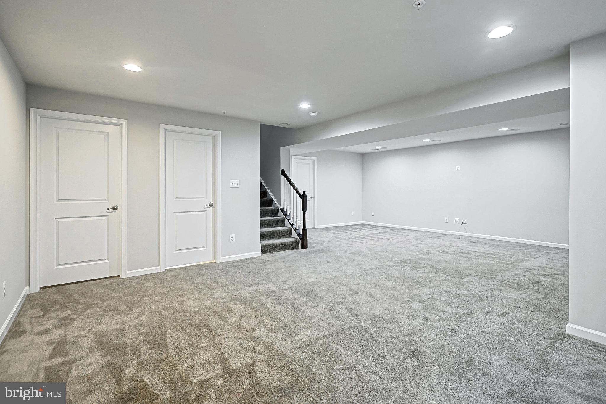 REGENTS GLEN VILLAS - Residential