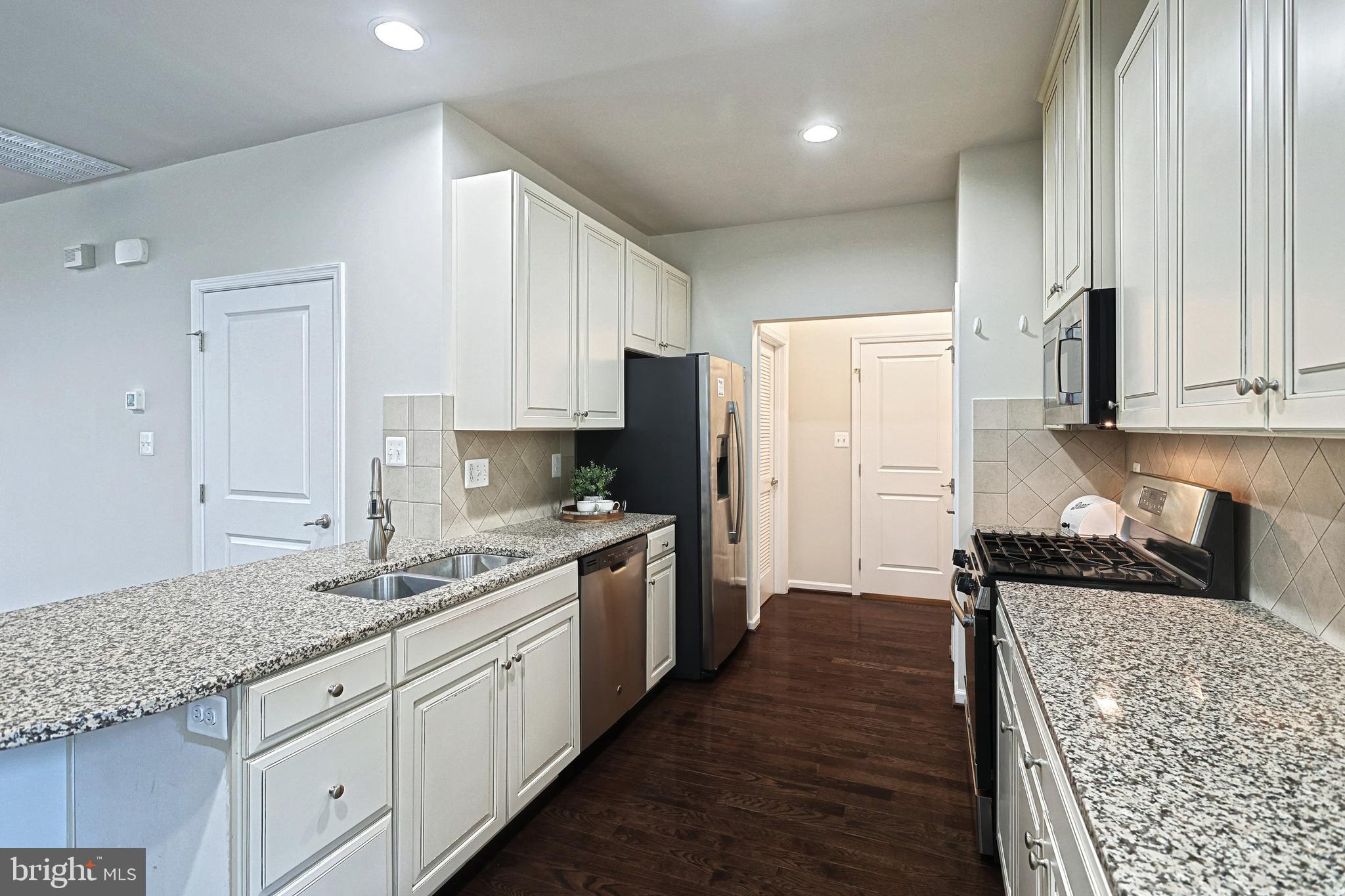 REGENTS GLEN VILLAS - Residential