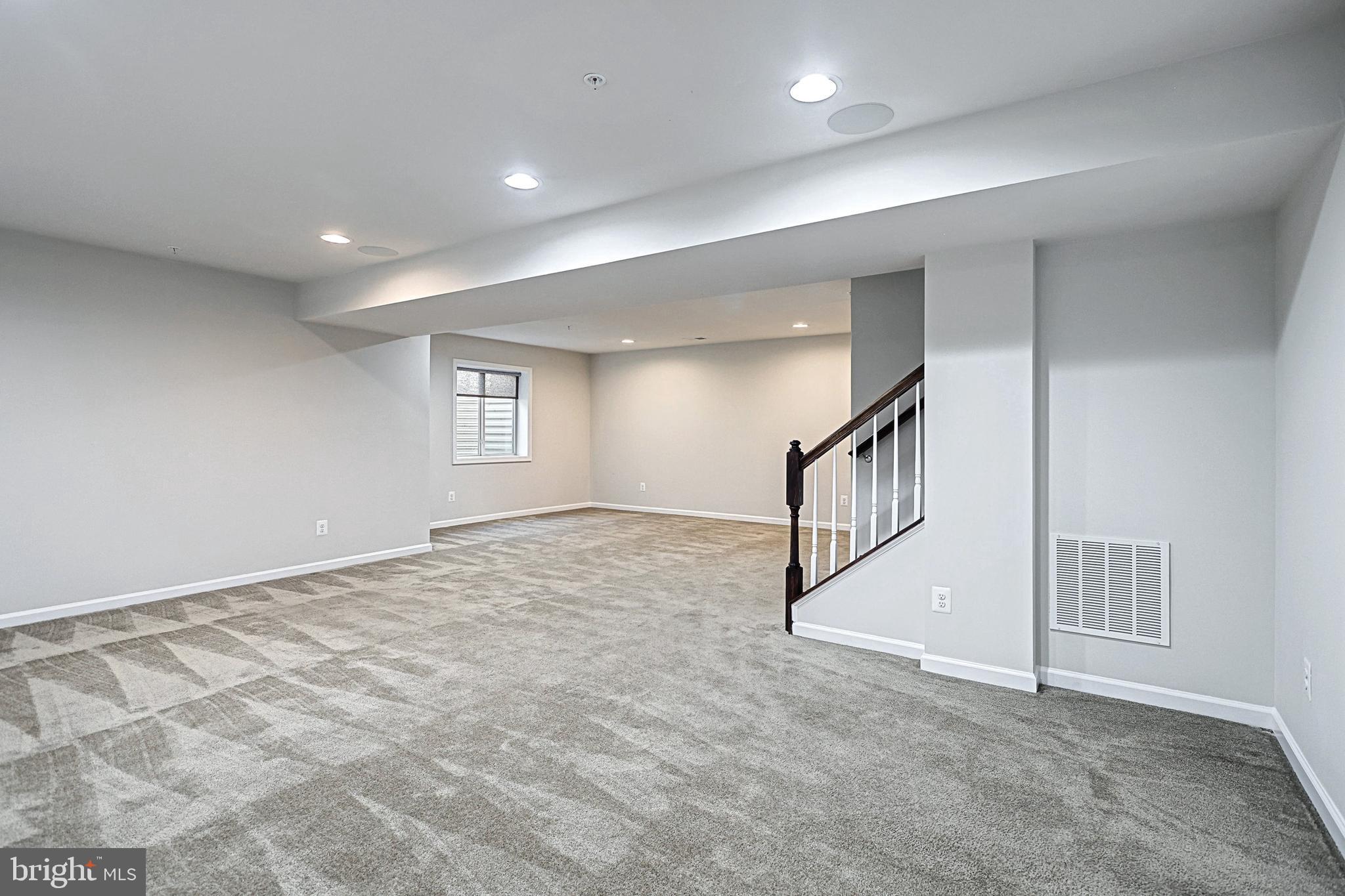 REGENTS GLEN VILLAS - Residential