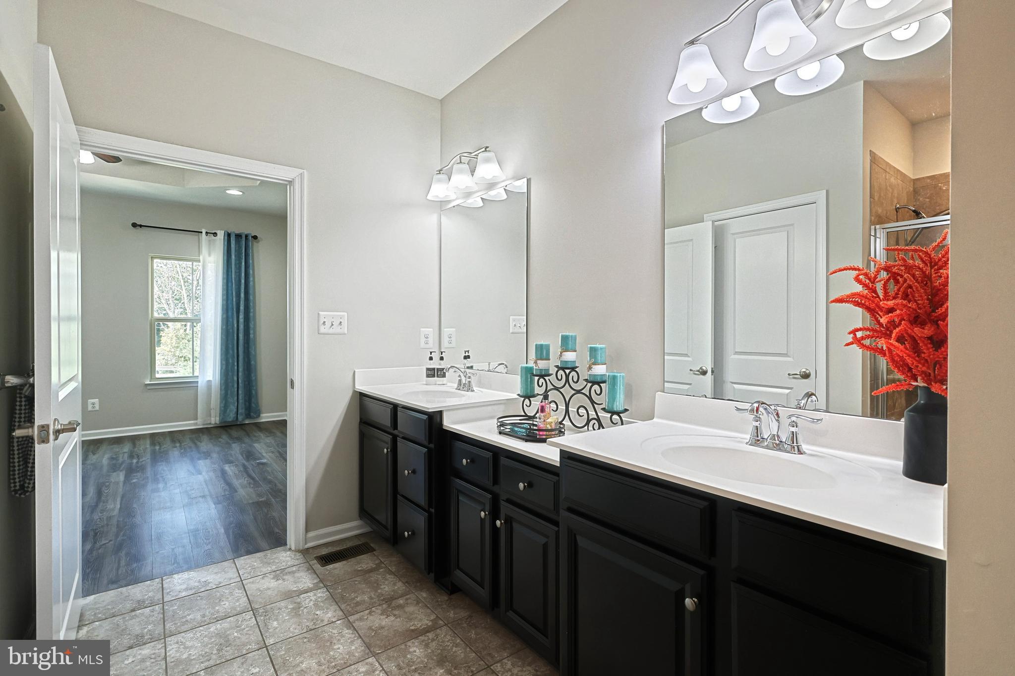 REGENTS GLEN VILLAS - Residential