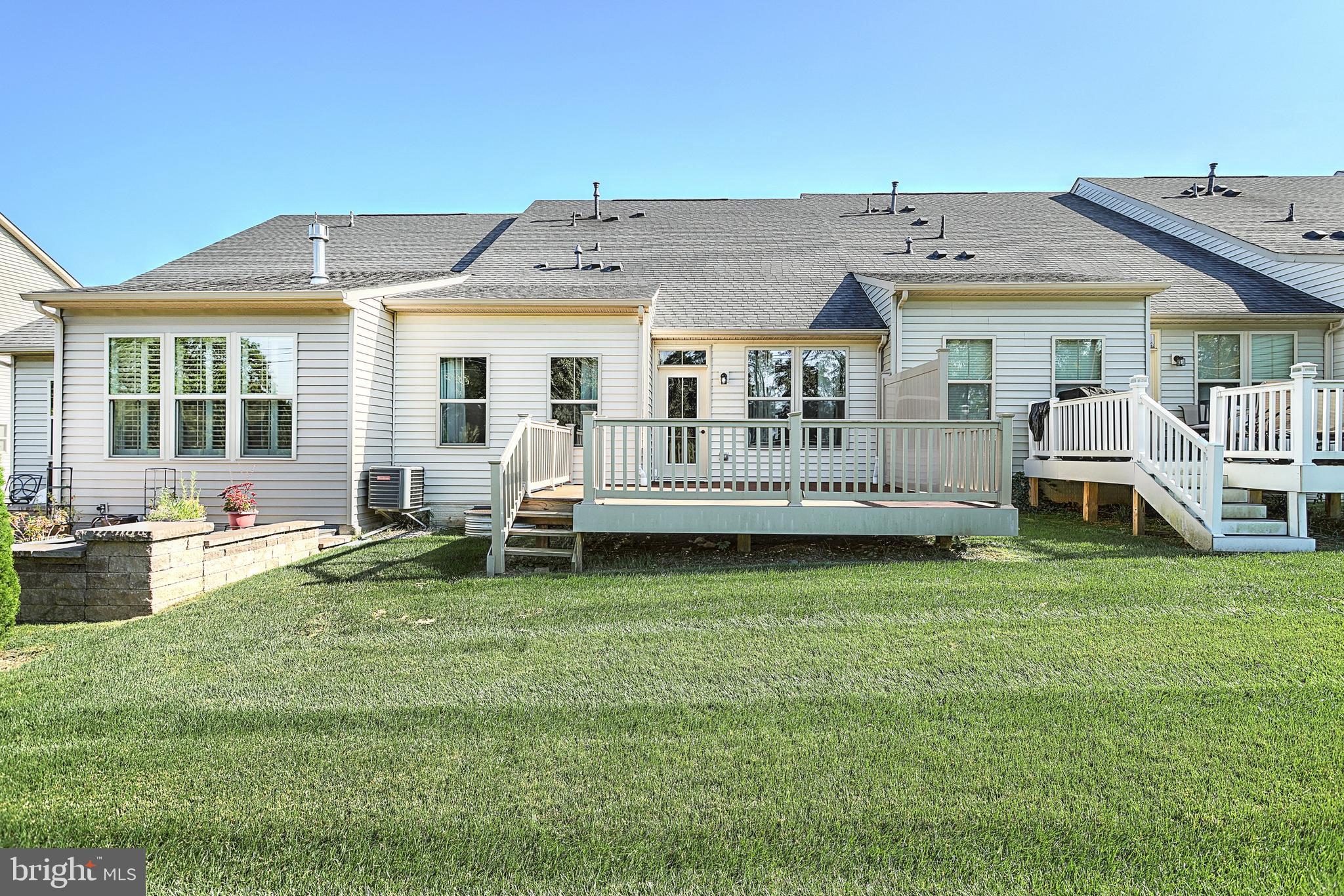 REGENTS GLEN VILLAS - Residential