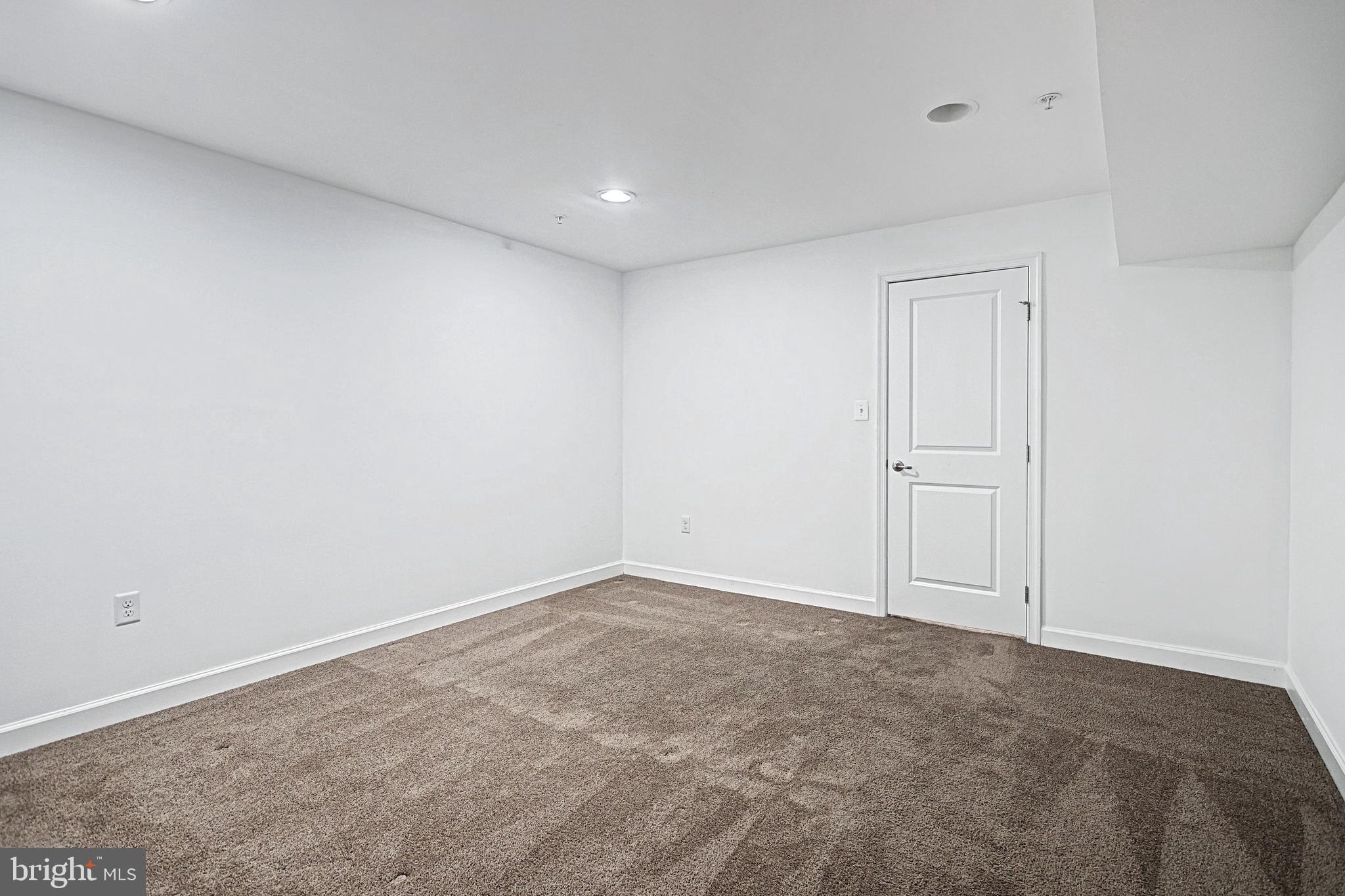 REGENTS GLEN VILLAS - Residential