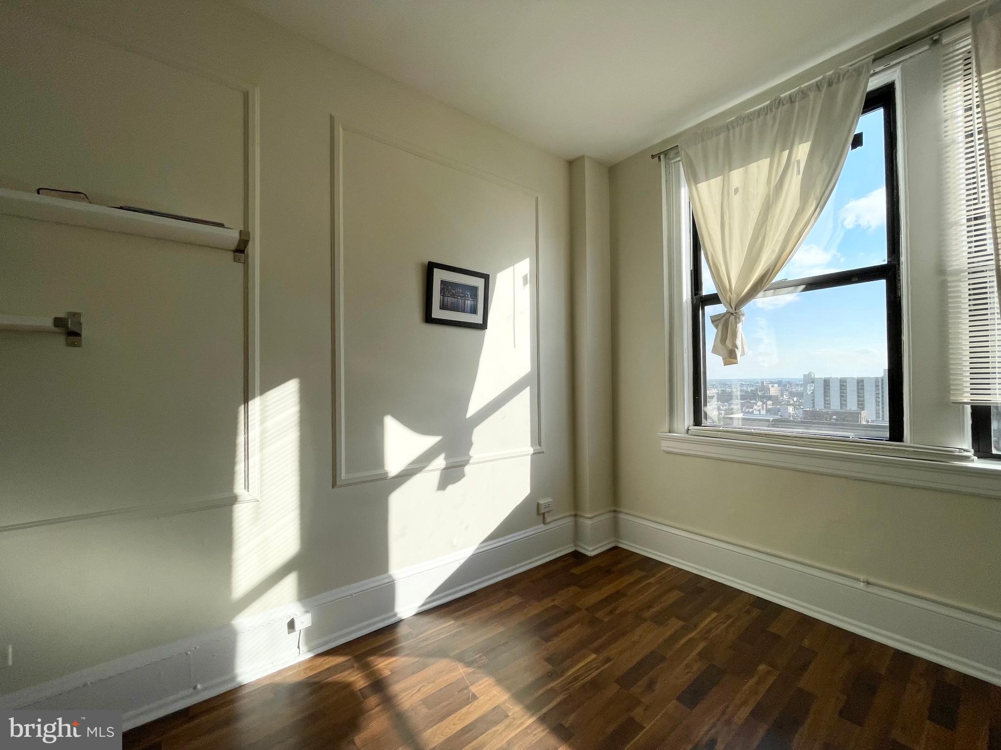CENTER CITY - Residential Lease