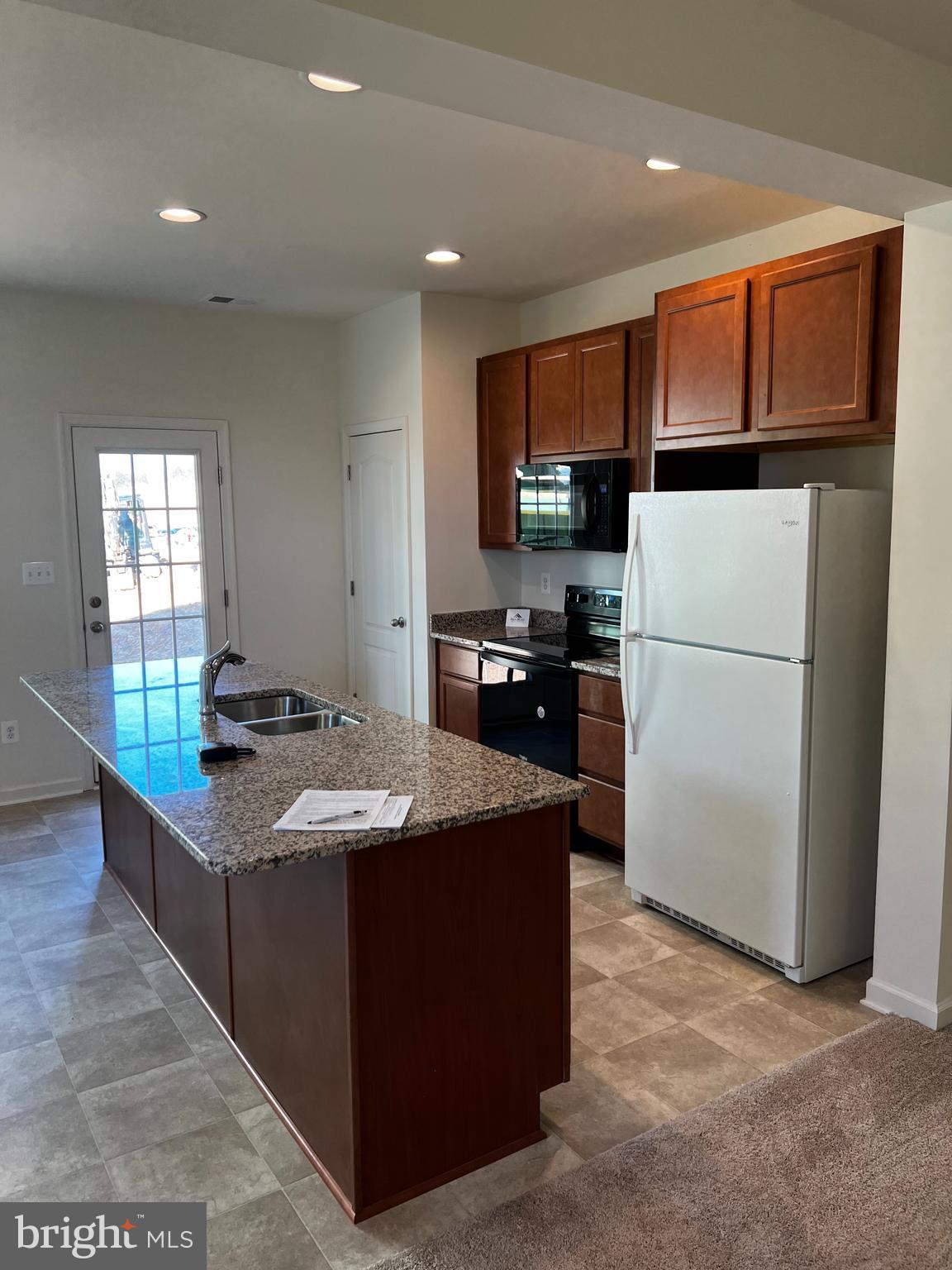 OVERLOOK AT RIVERSIDE - Residential Lease