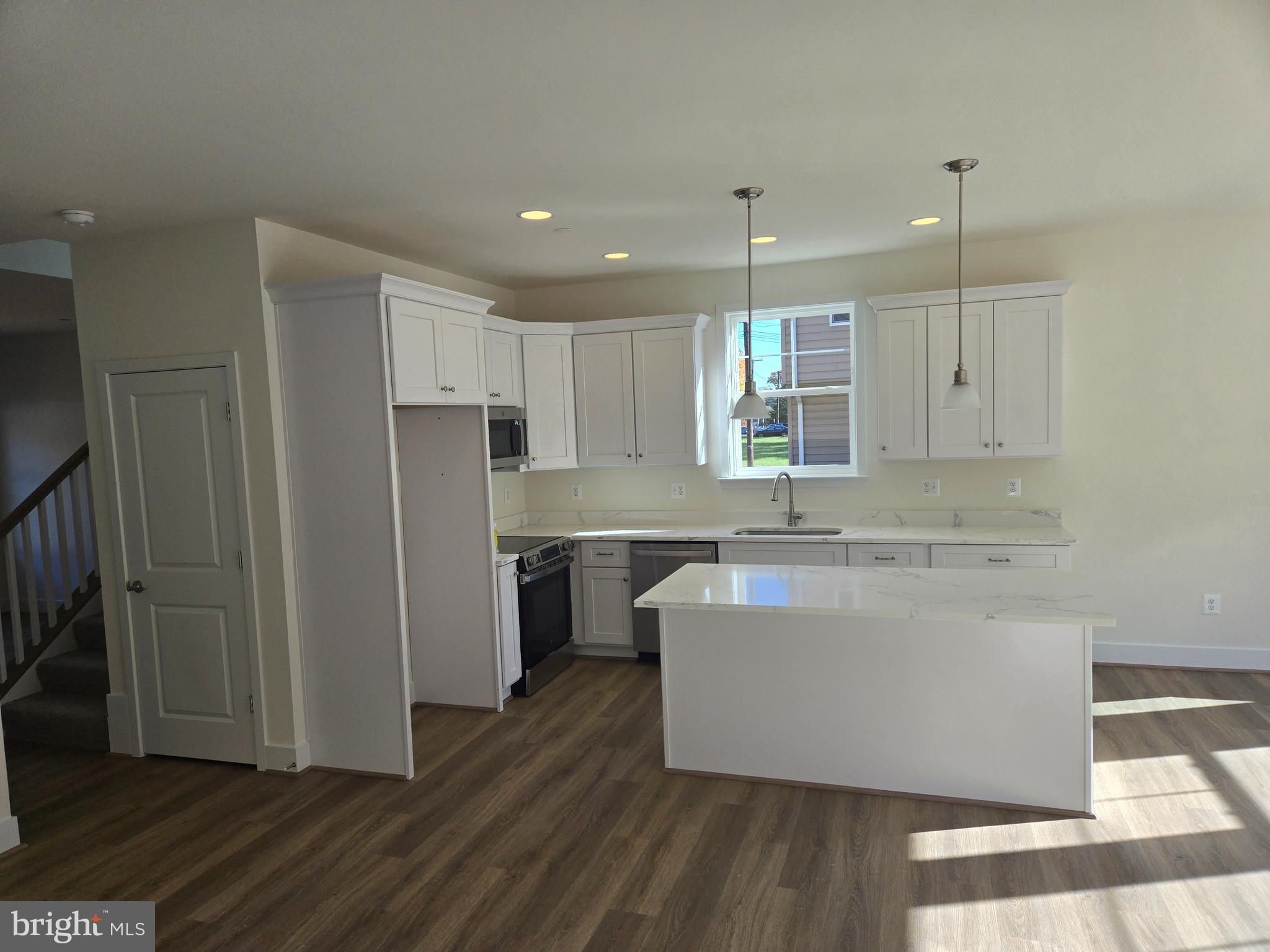 POWHATAN BEACH - Residential