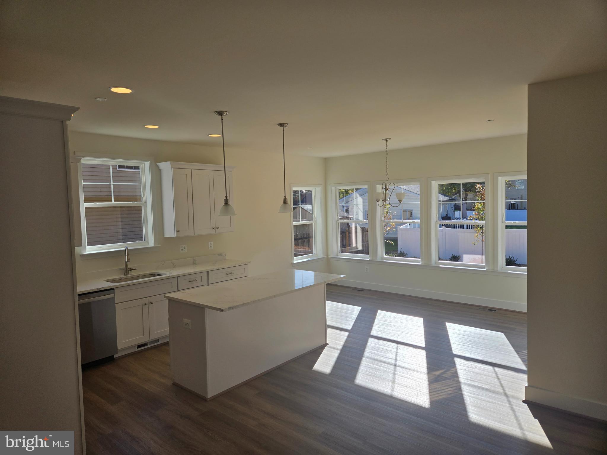 POWHATAN BEACH - Residential