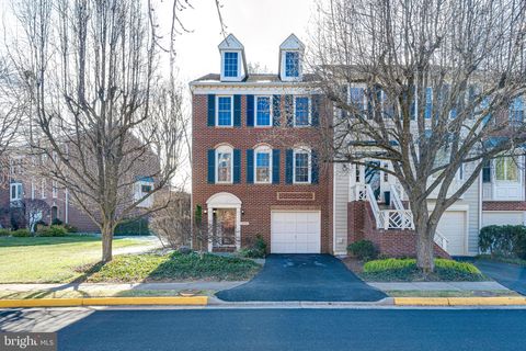 2001 GERVAIS DRIVE FALLS CHURCH VA 22043
