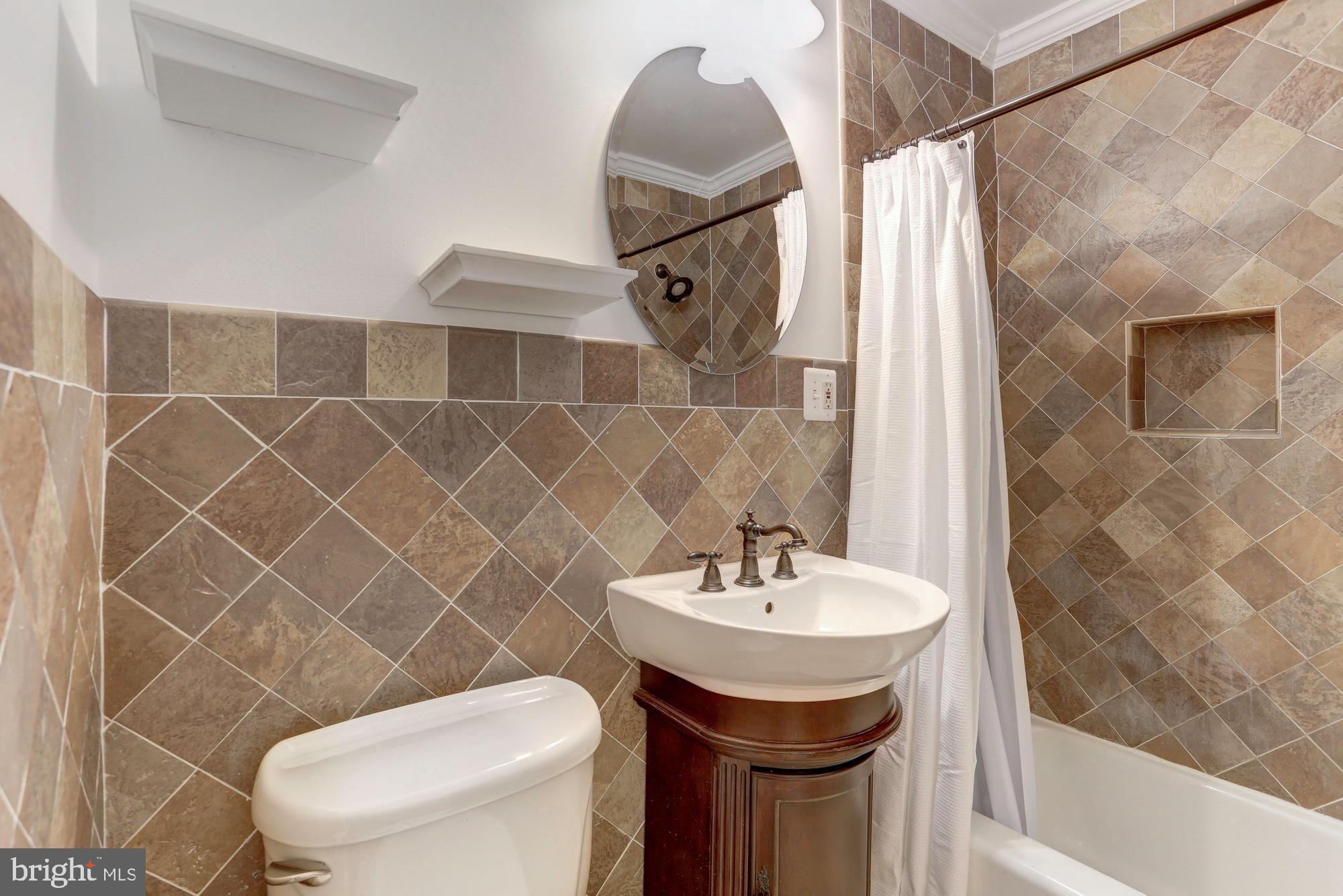 PARKSIDE CONDOMINIUMS - Residential Lease