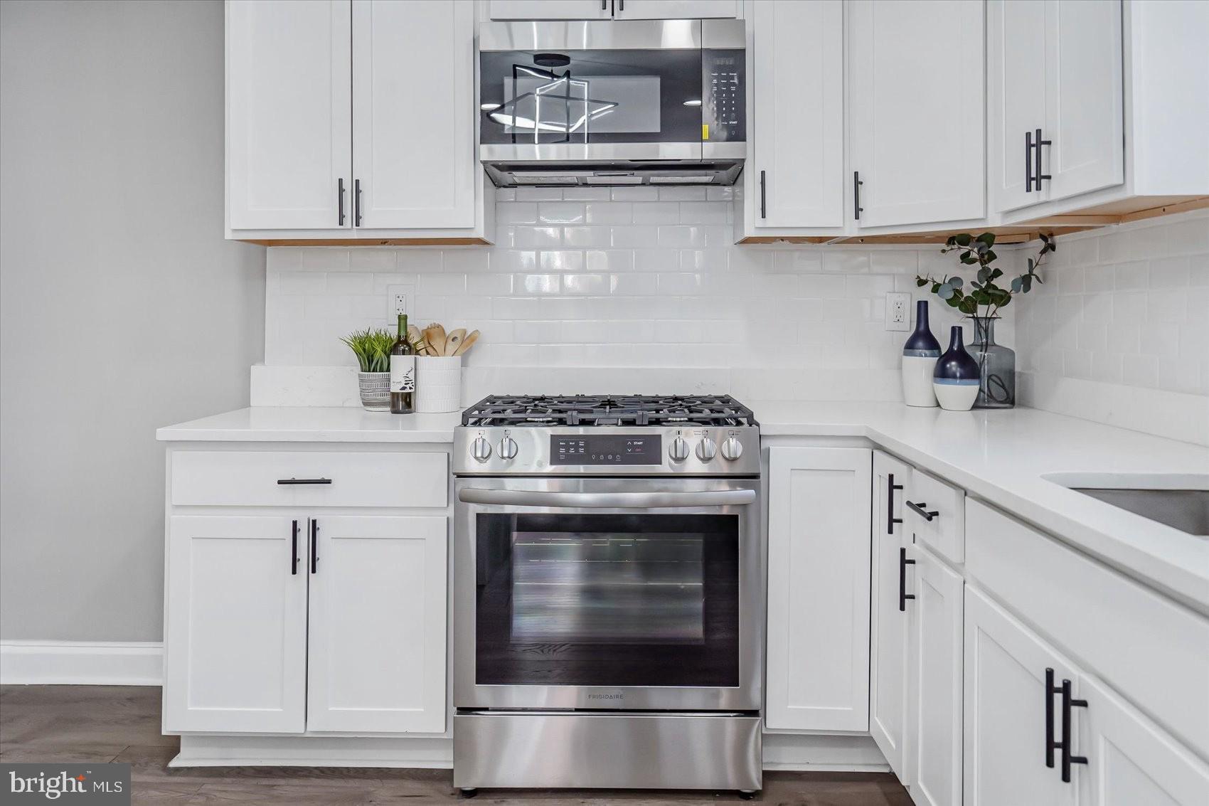 COUNTRY CLUB PARK - Residential