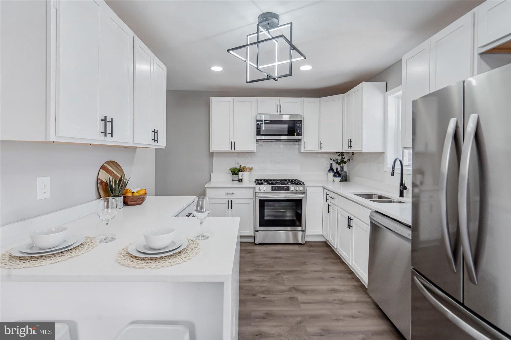 COUNTRY CLUB PARK - Residential