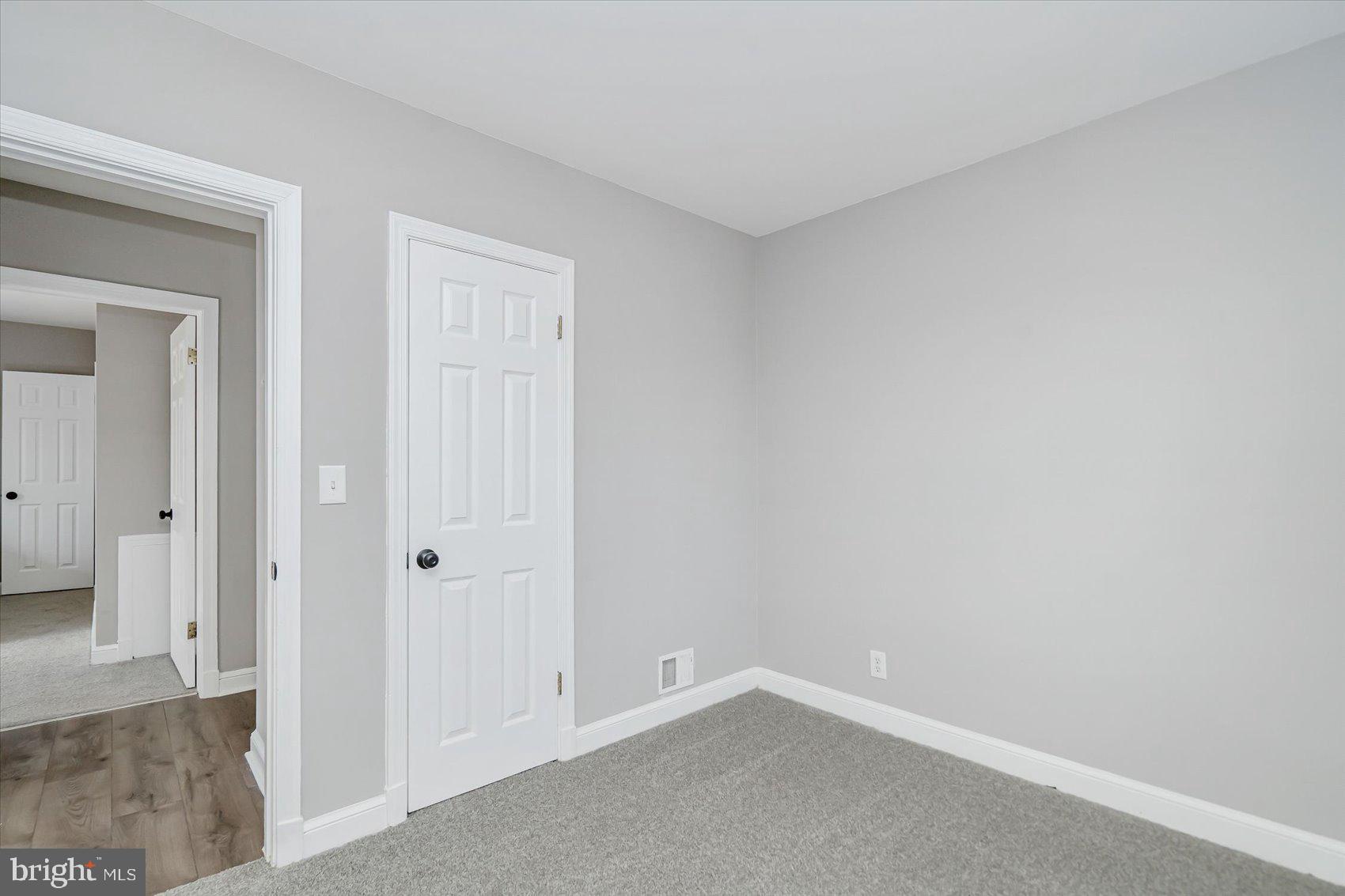 COUNTRY CLUB PARK - Residential