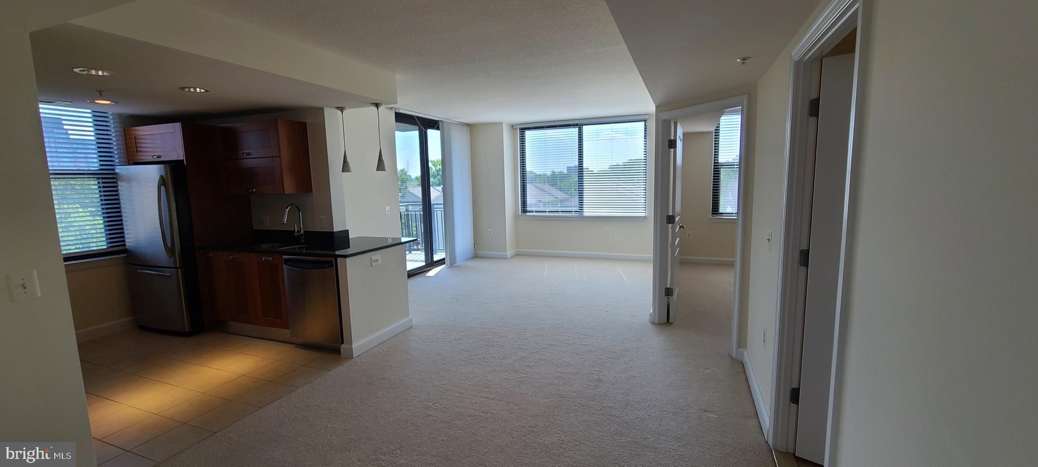 MIDTOWN ALEXANDRIA STATION CONDOMINIUM - Residential Lease