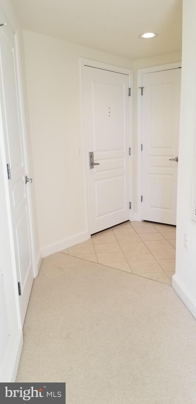 MIDTOWN ALEXANDRIA STATION CONDOMINIUM - Residential Lease