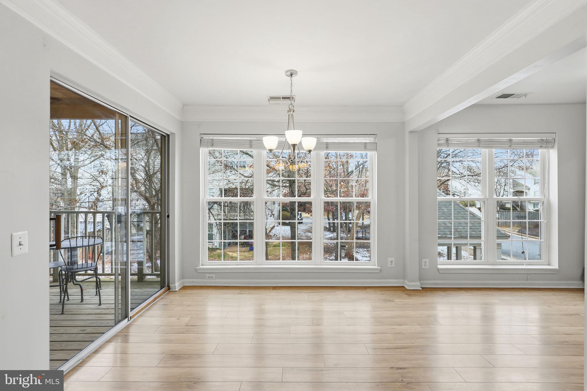 BULL RUN CONDO - Residential