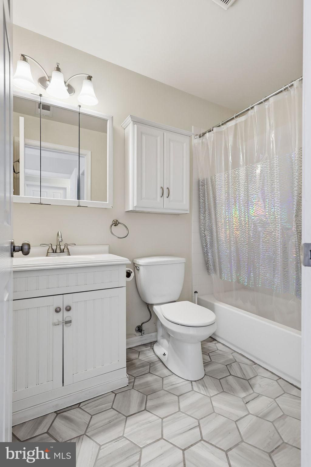 BULL RUN CONDO - Residential