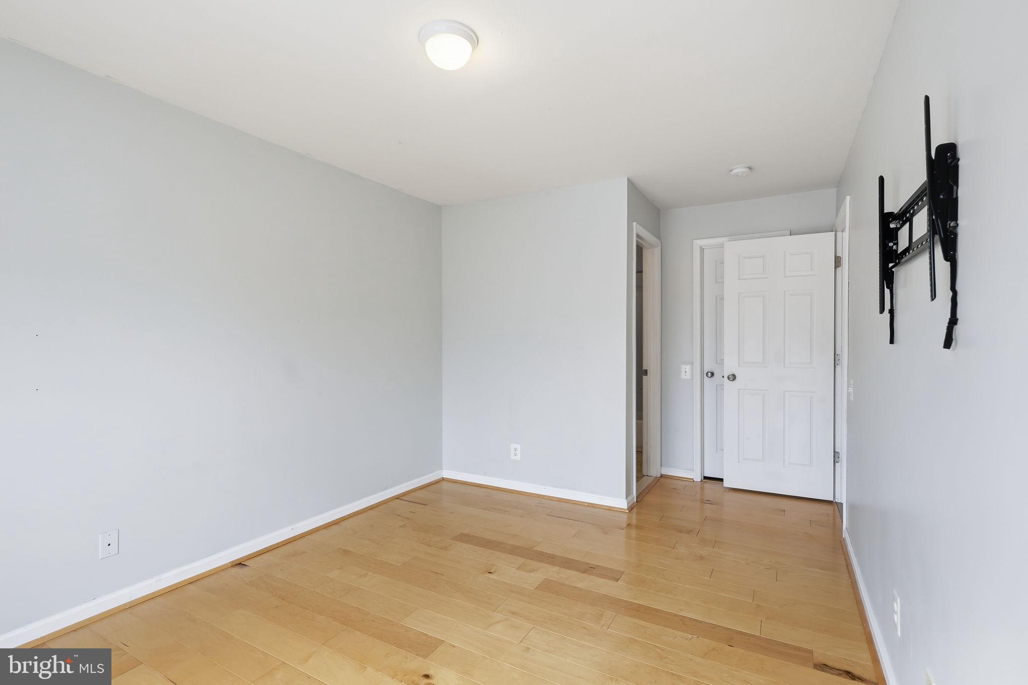 BULL RUN CONDO - Residential