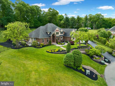 Homes For Sale - 212 Hillview Circle<br/> Berks County, LEESPORT, PA 19533