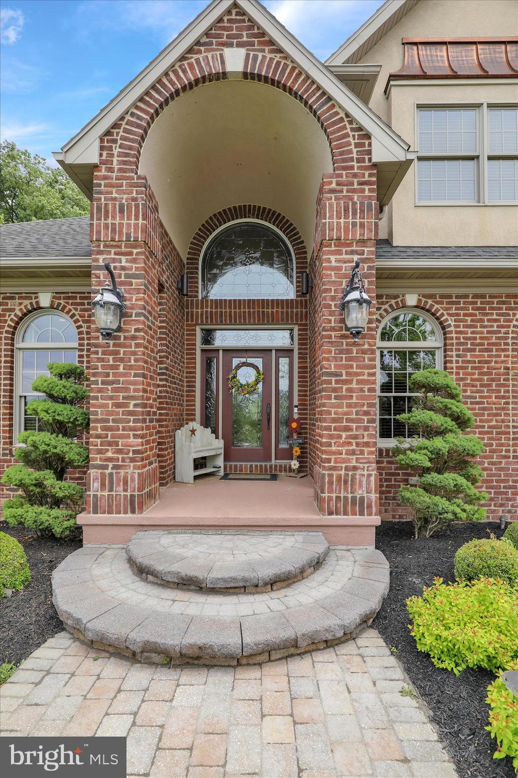 Property Search 212 HILLVIEW CIRCLE