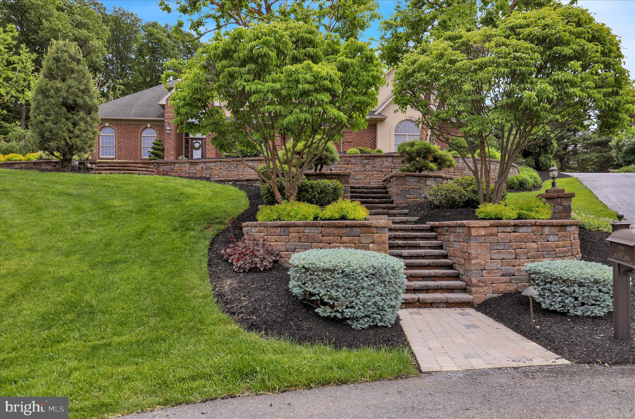 Property Search 212 HILLVIEW CIRCLE