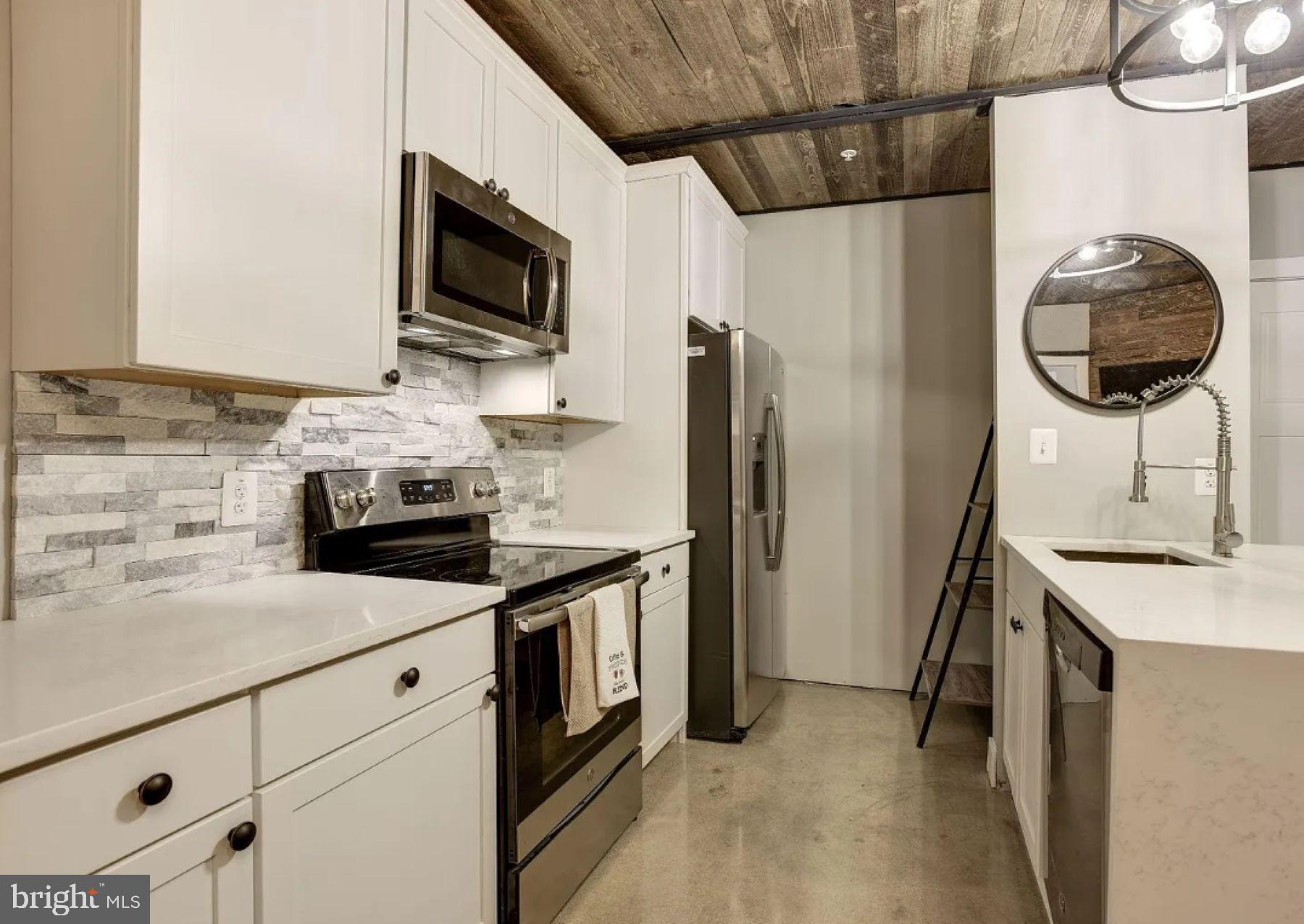 12 W MONTGOMERY STREET W 206