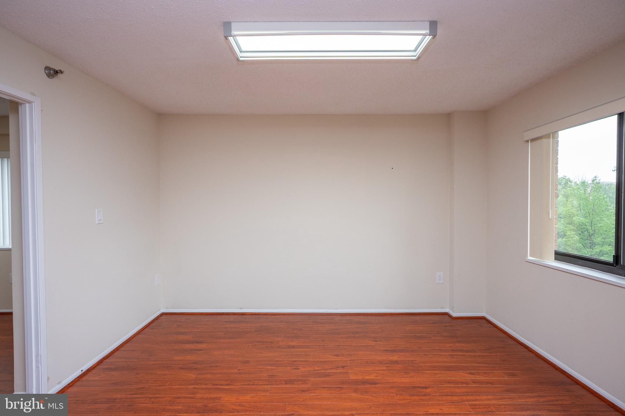 LEISURE WORLD - Residential