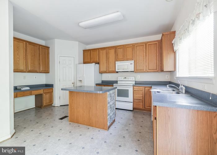 WAYSIDE VILLAGE - Residential