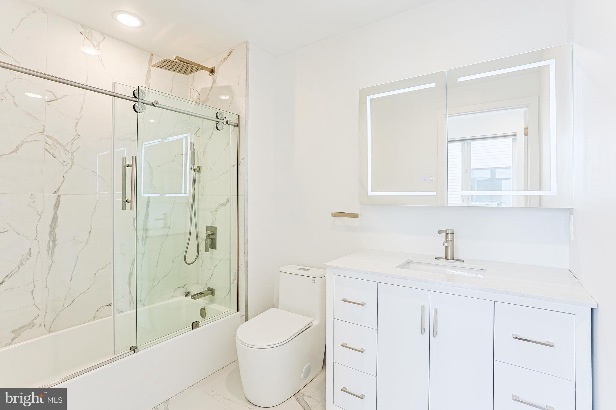 QUEEN VILLAGE - Residential Lease