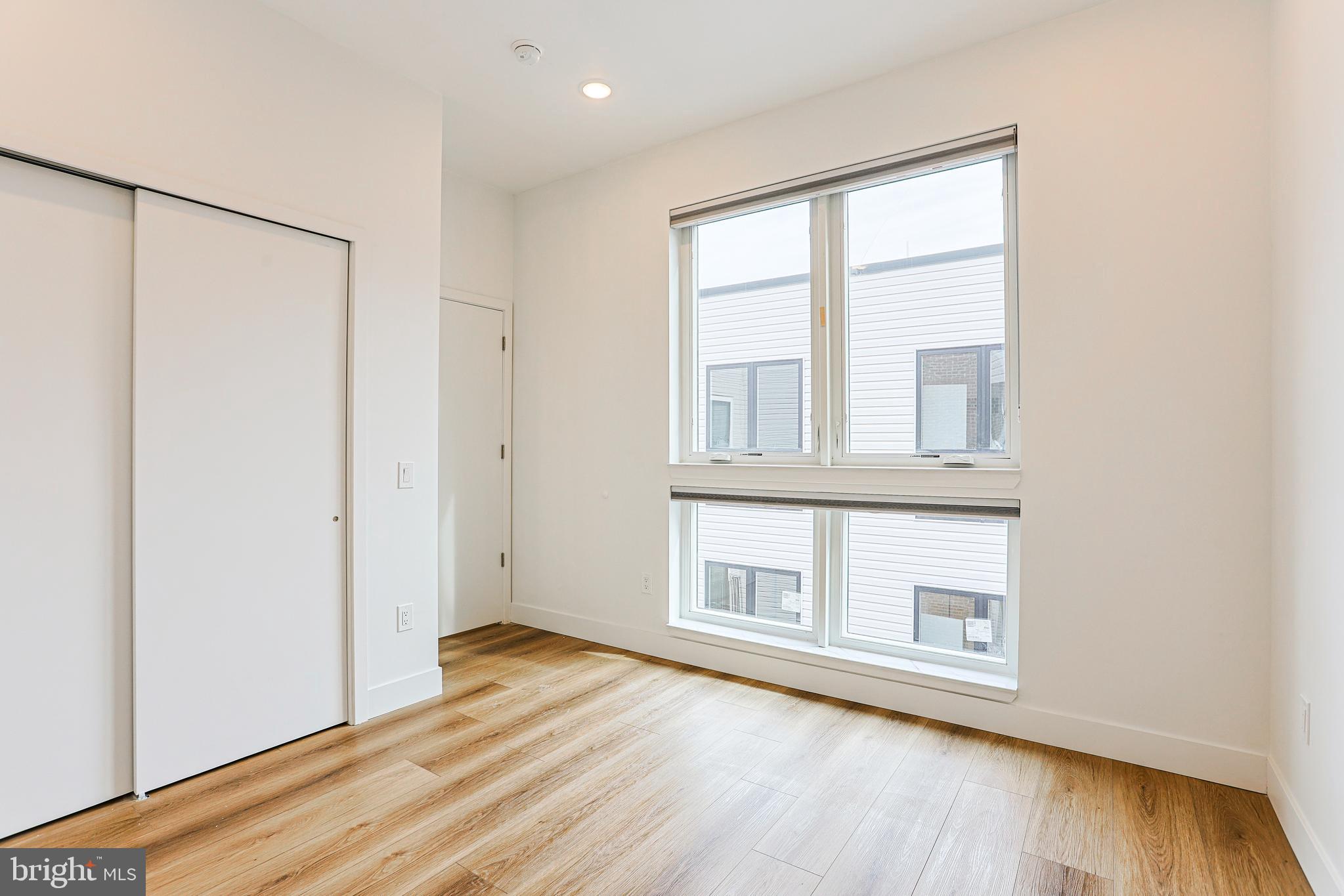 QUEEN VILLAGE - Residential Lease