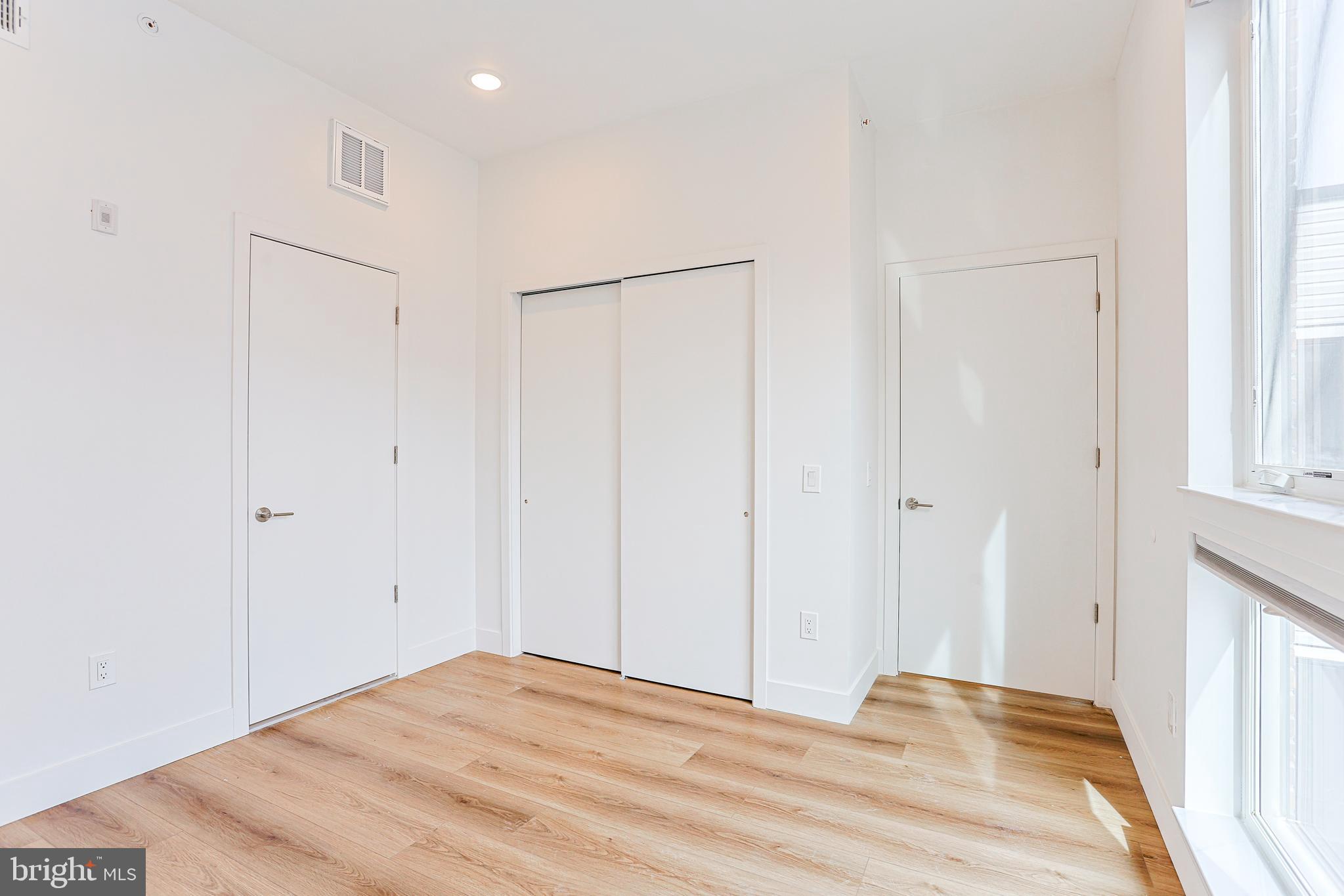 QUEEN VILLAGE - Residential Lease