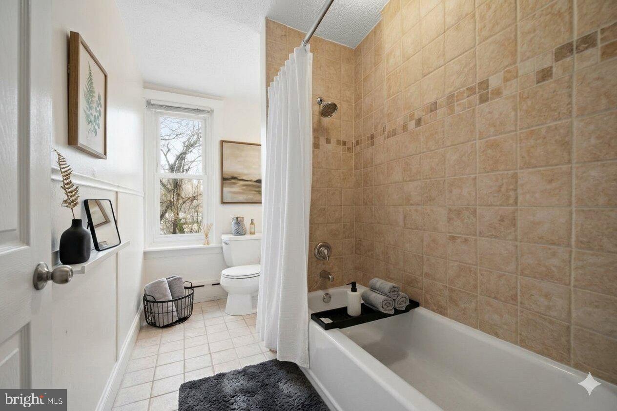 EAST FALLS - Residential