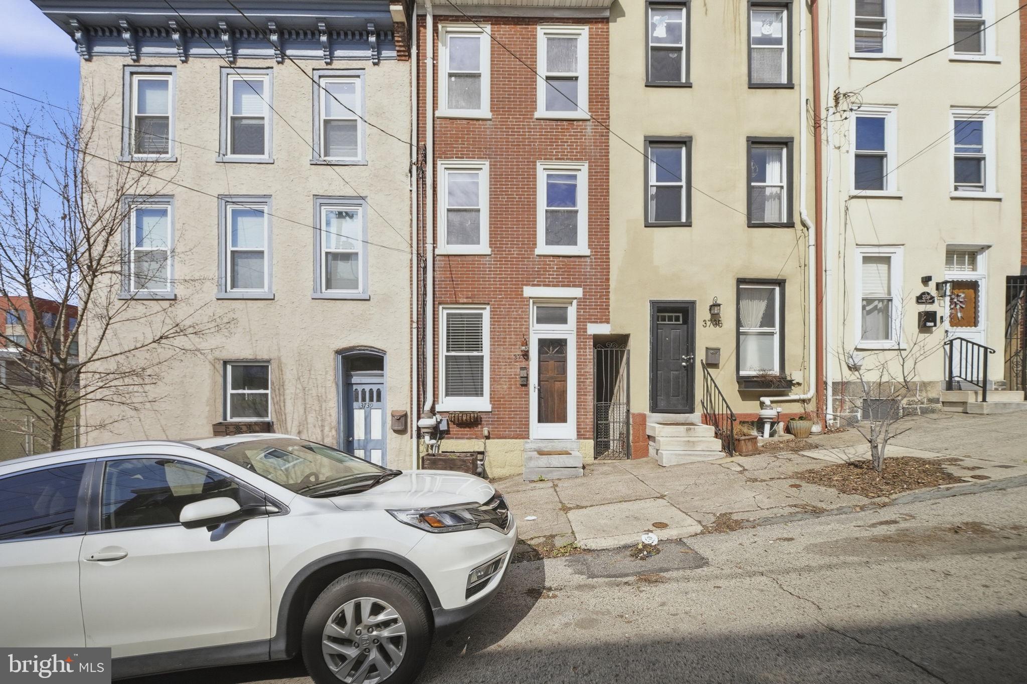 EAST FALLS - Residential