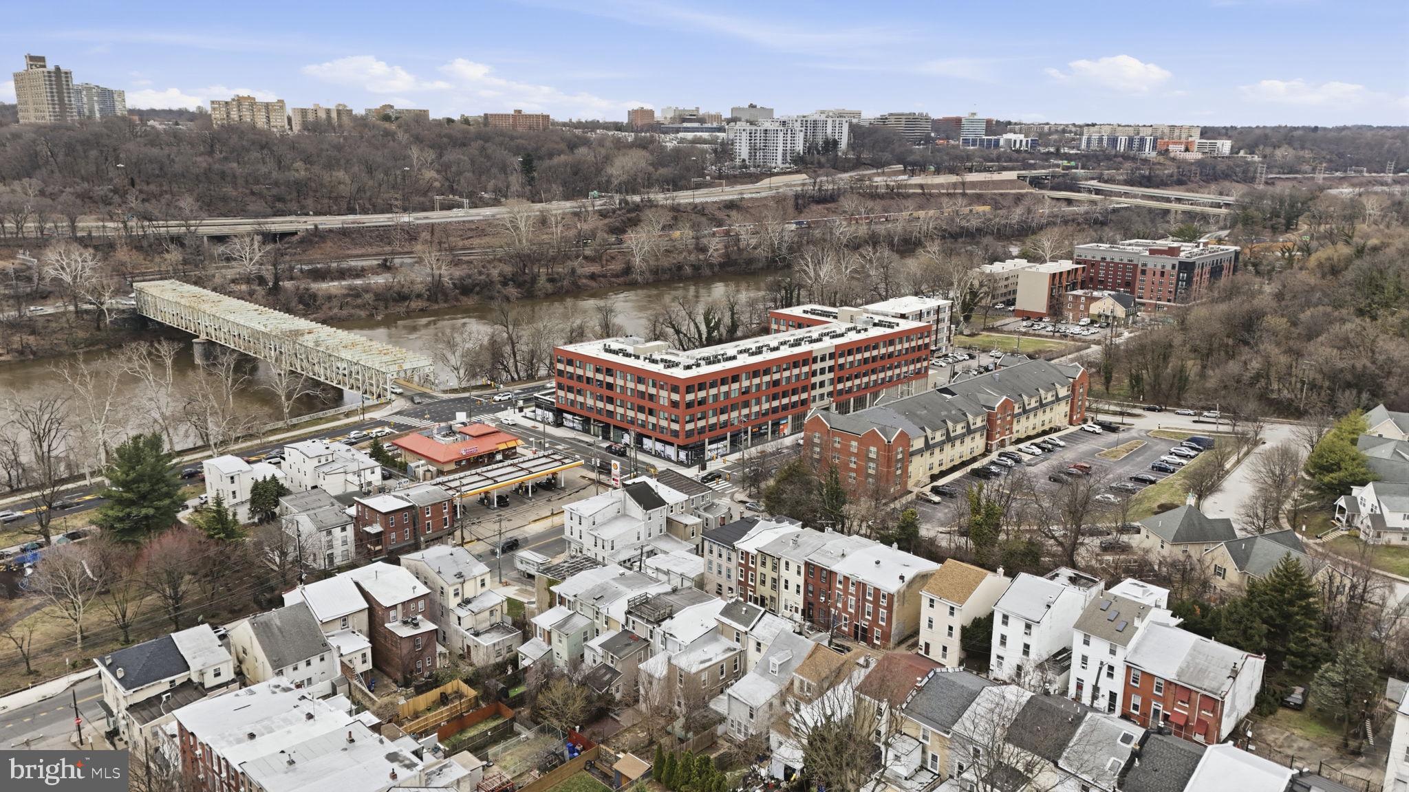 EAST FALLS - Residential