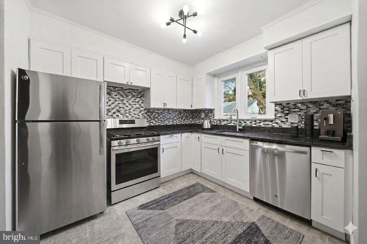 EAST FALLS - Residential