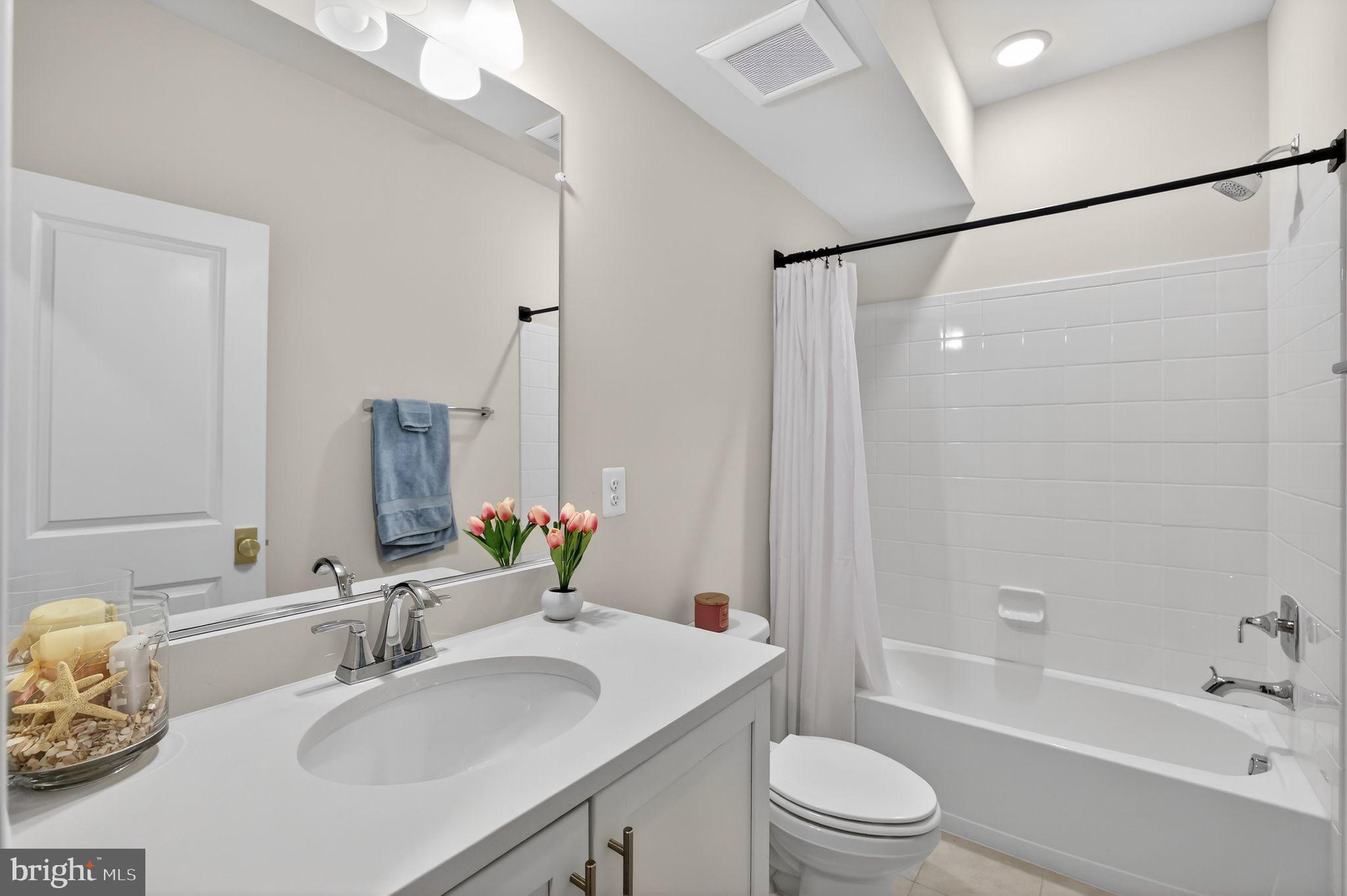 CENTURY ROW - Residential