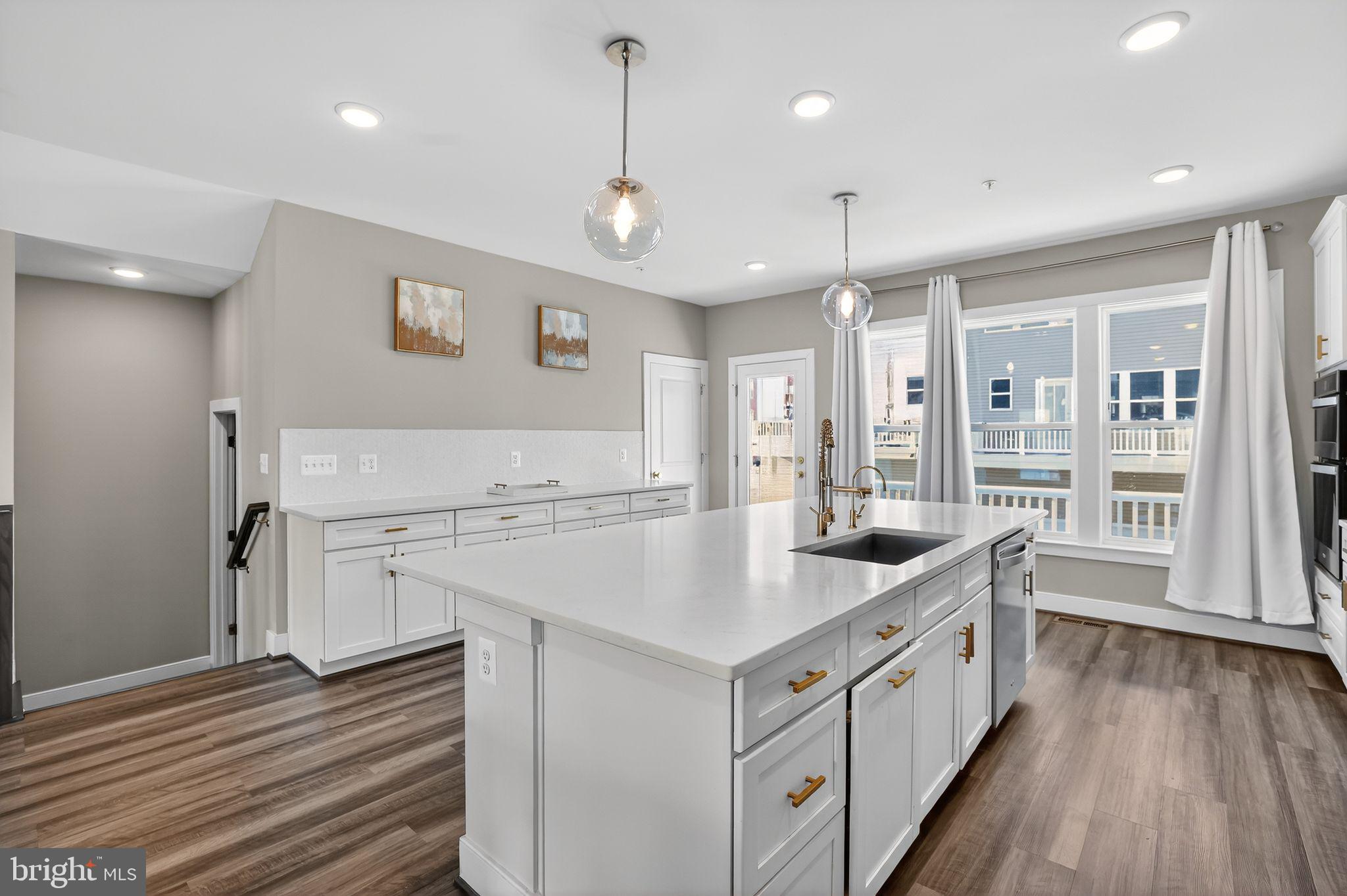 CENTURY ROW - Residential