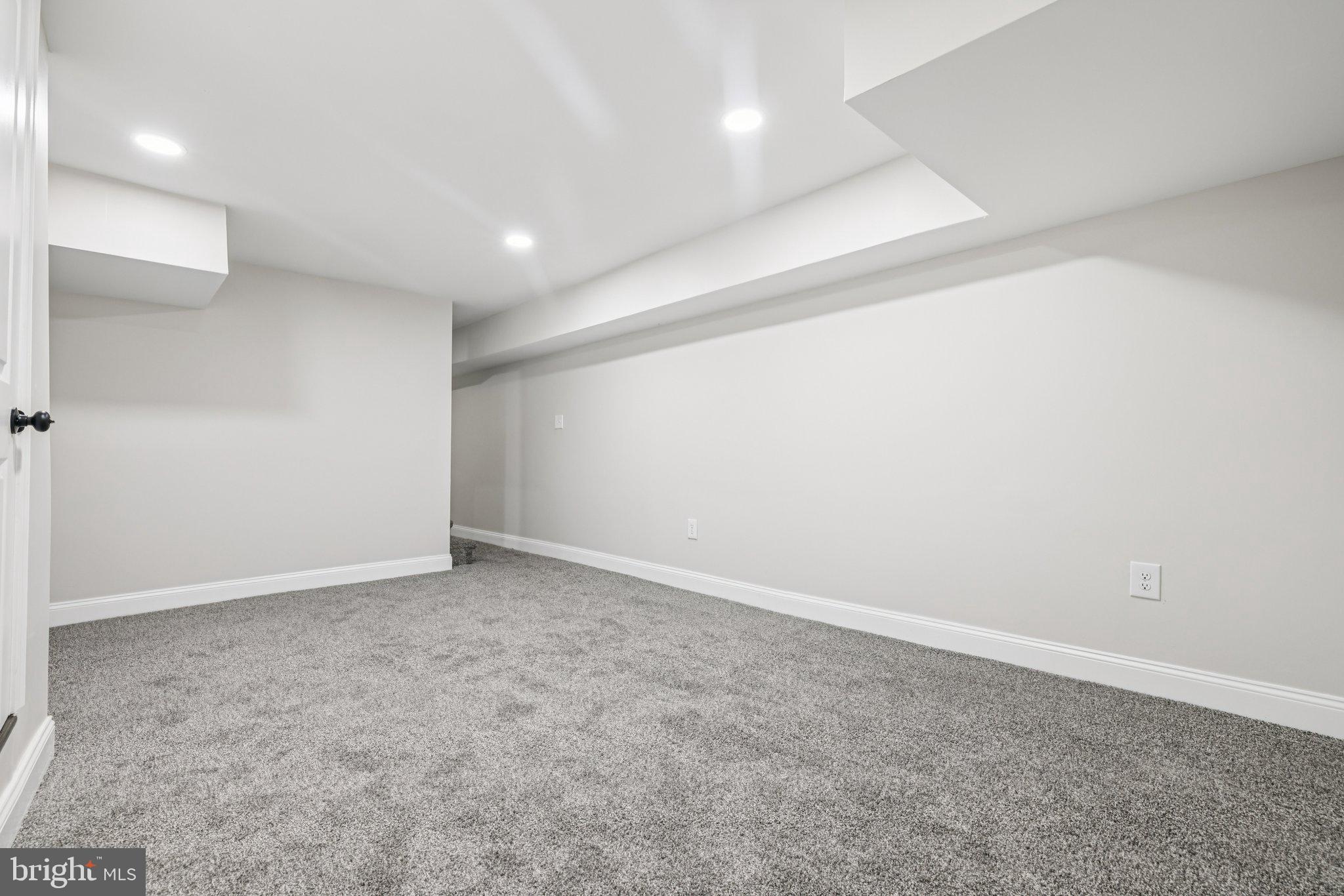 BROADWAY EAST - Residential