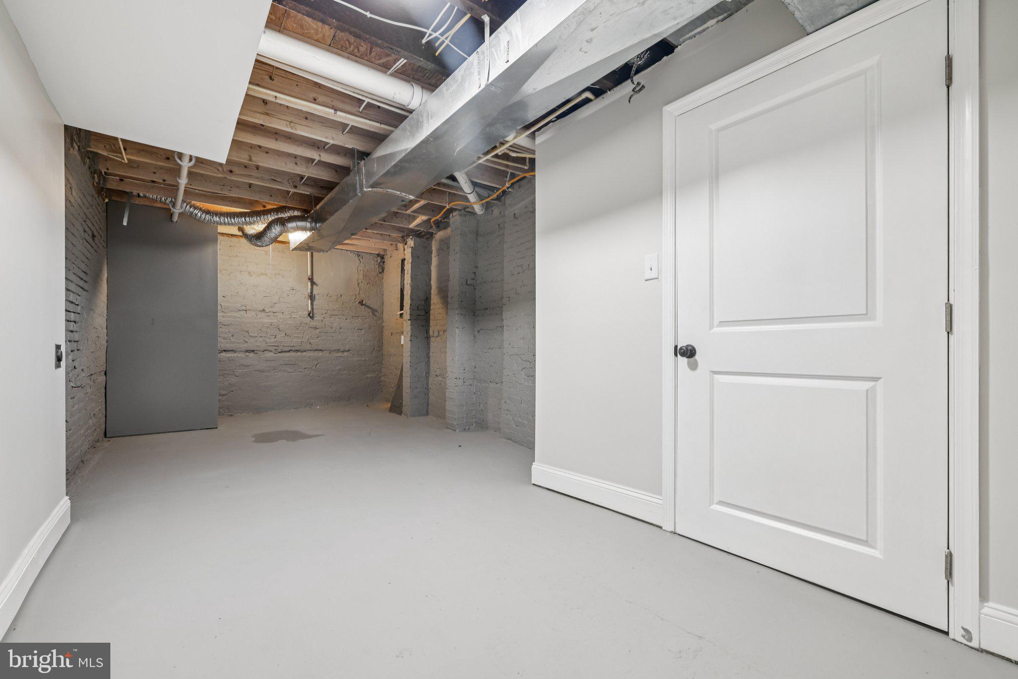 BROADWAY EAST - Residential