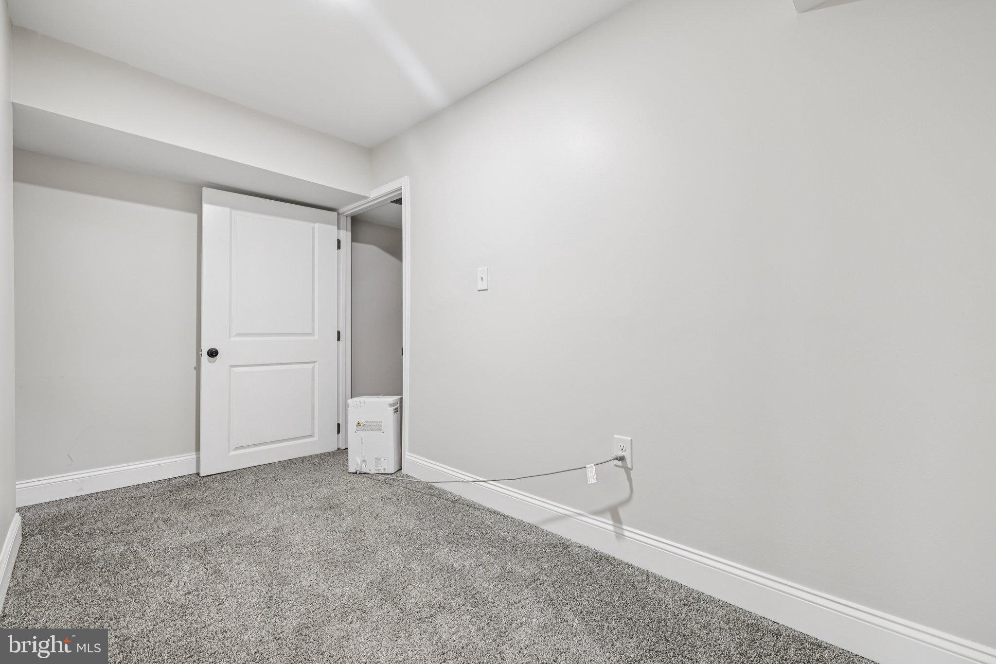 BROADWAY EAST - Residential