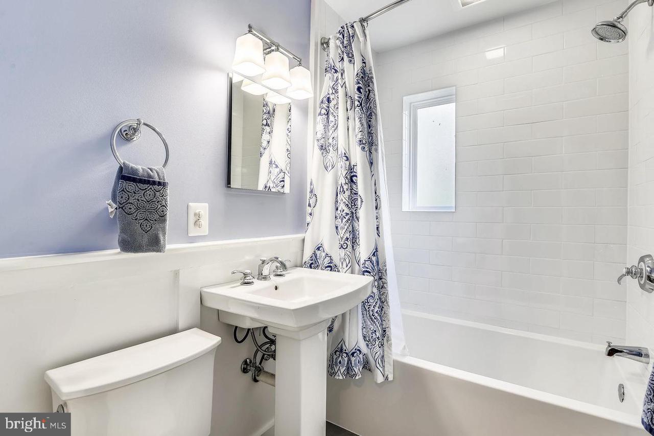 BROYHILL FOREST - Residential Lease