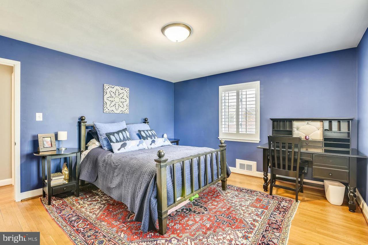 BROYHILL FOREST - Residential Lease