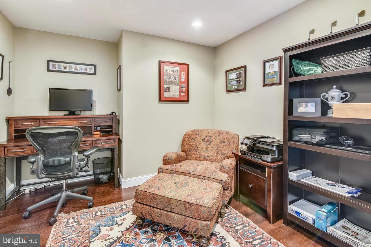 BROYHILL FOREST - Residential Lease