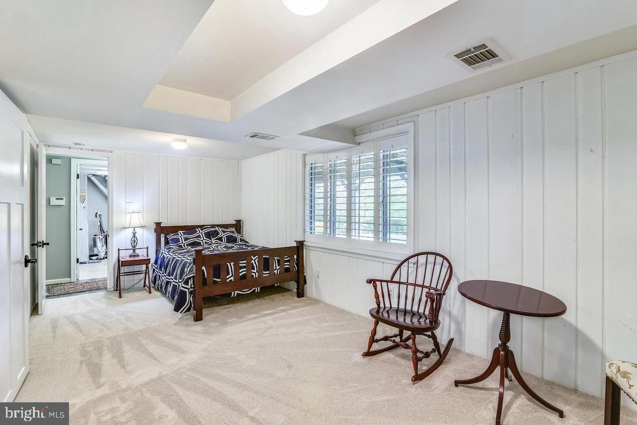 BROYHILL FOREST - Residential Lease