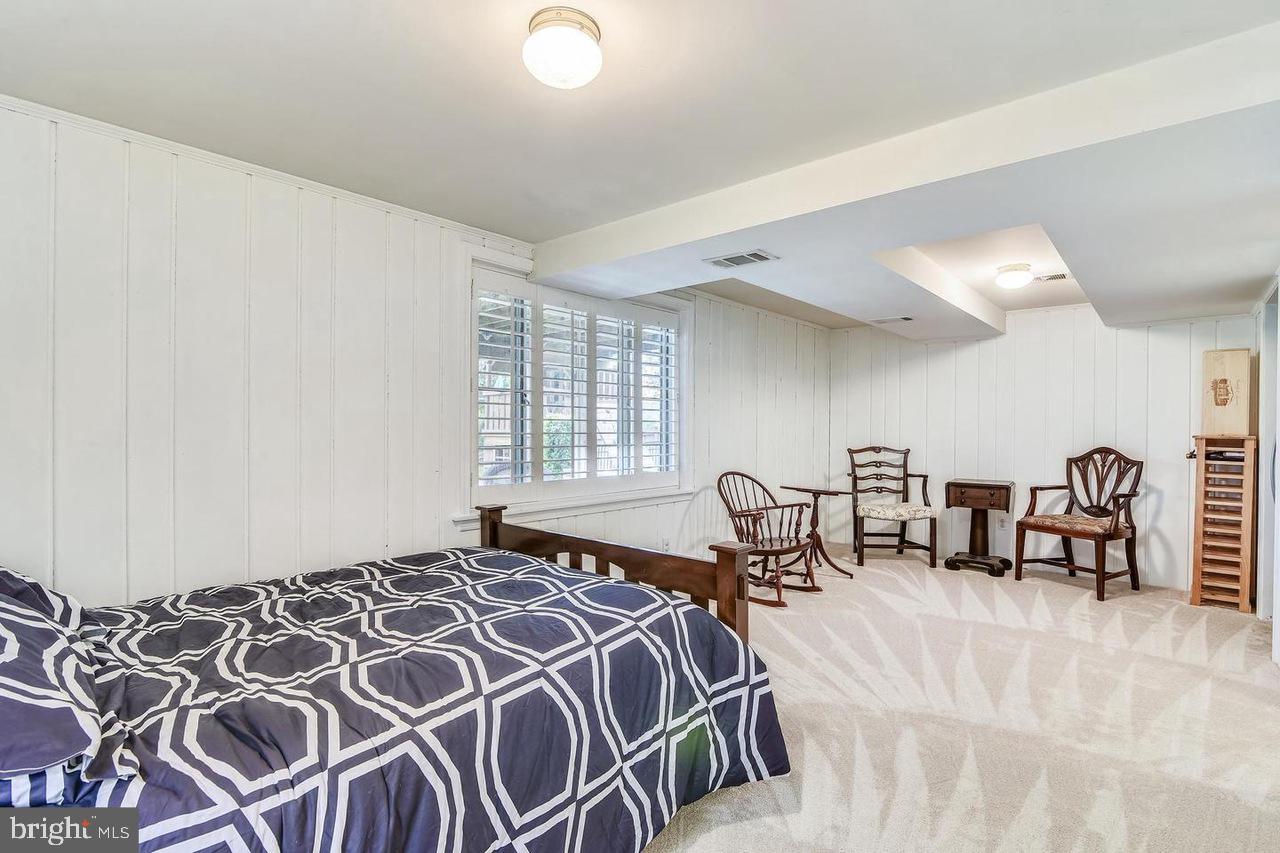 BROYHILL FOREST - Residential Lease