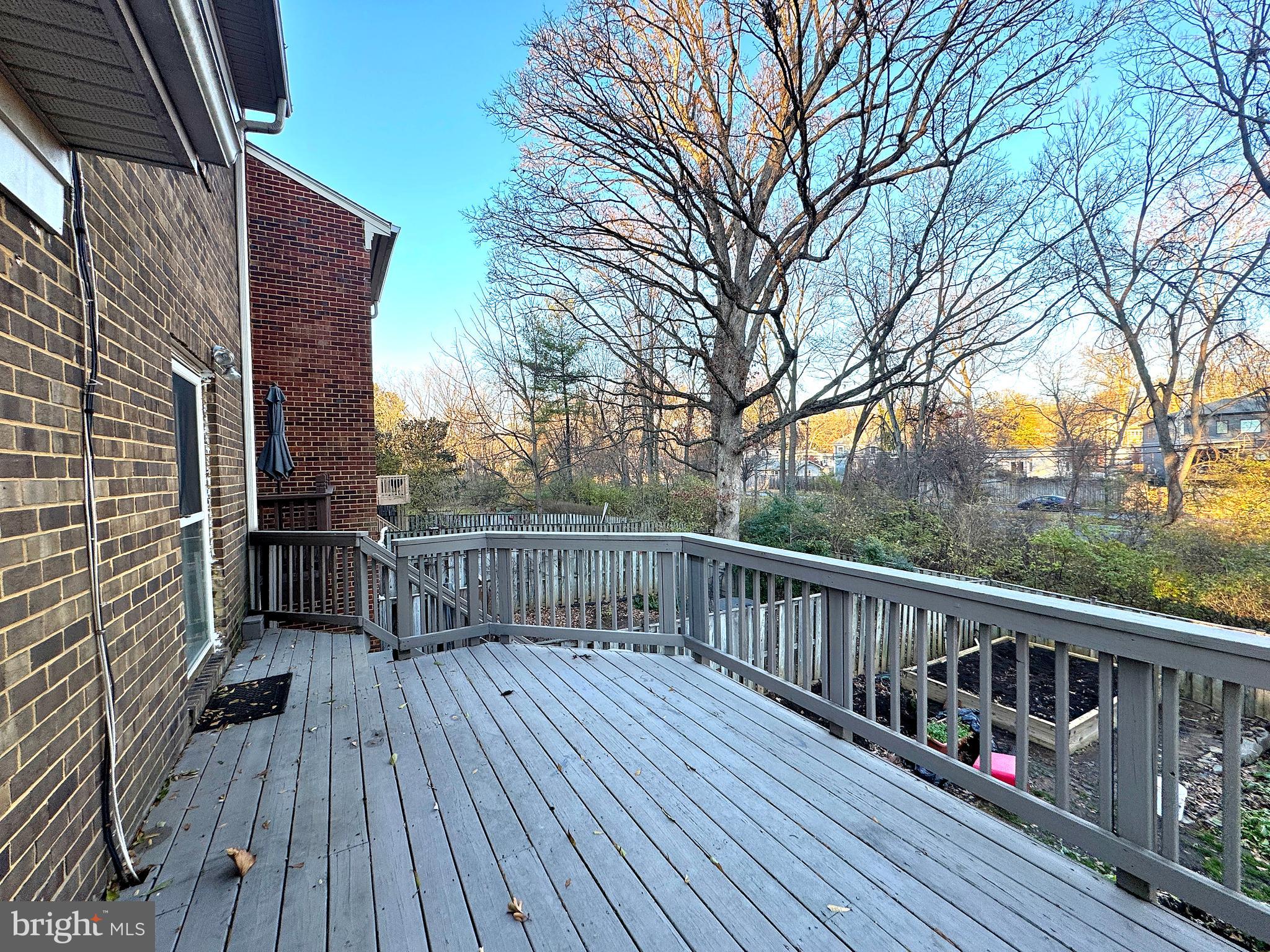 TOWNES OF MOOREFIELD - Residential Lease