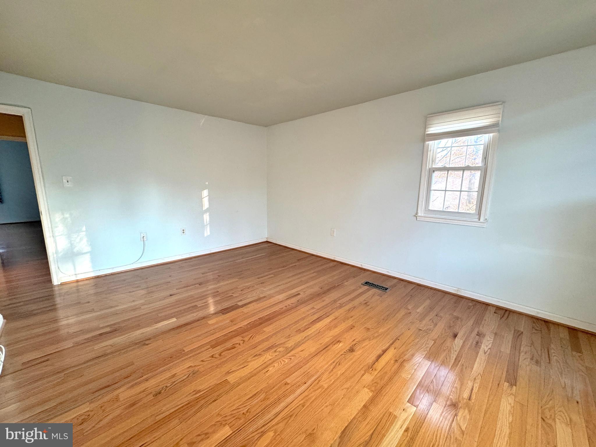 TOWNES OF MOOREFIELD - Residential Lease