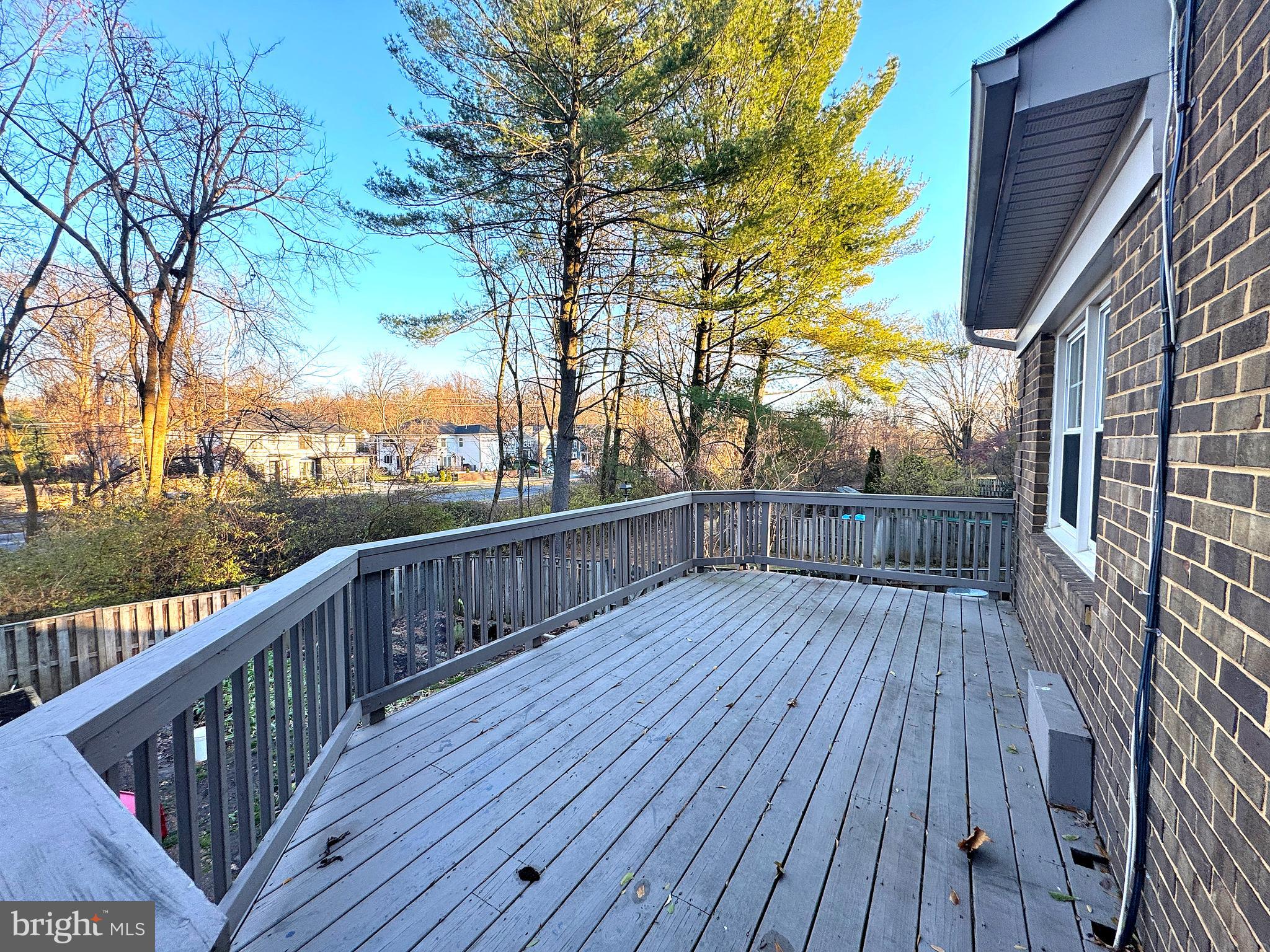 TOWNES OF MOOREFIELD - Residential Lease